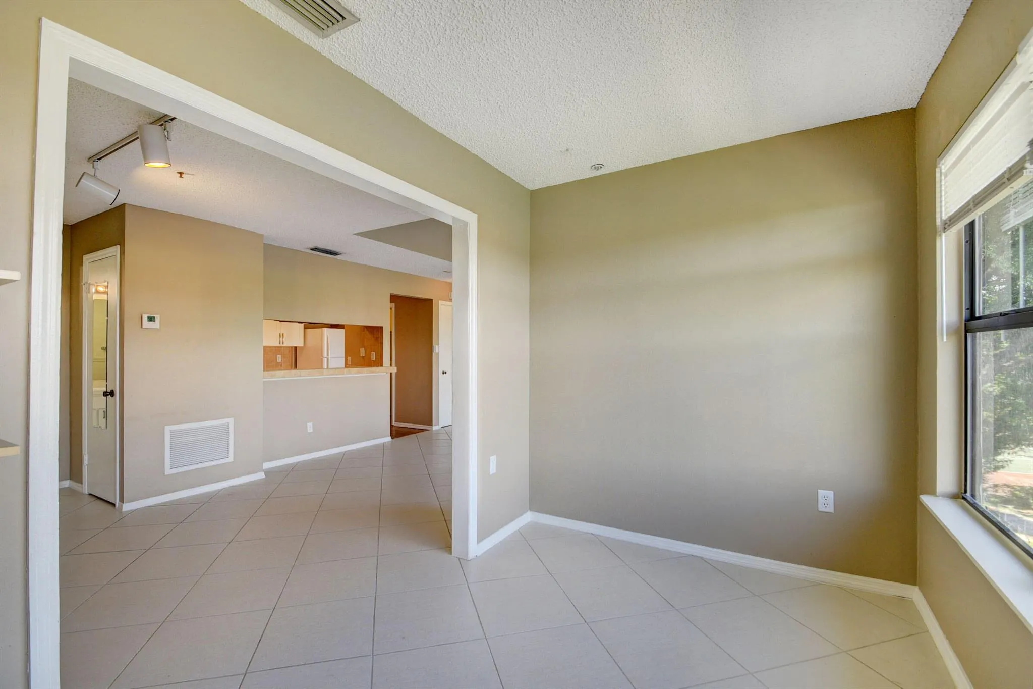 2313 N Congress Avenue, #37