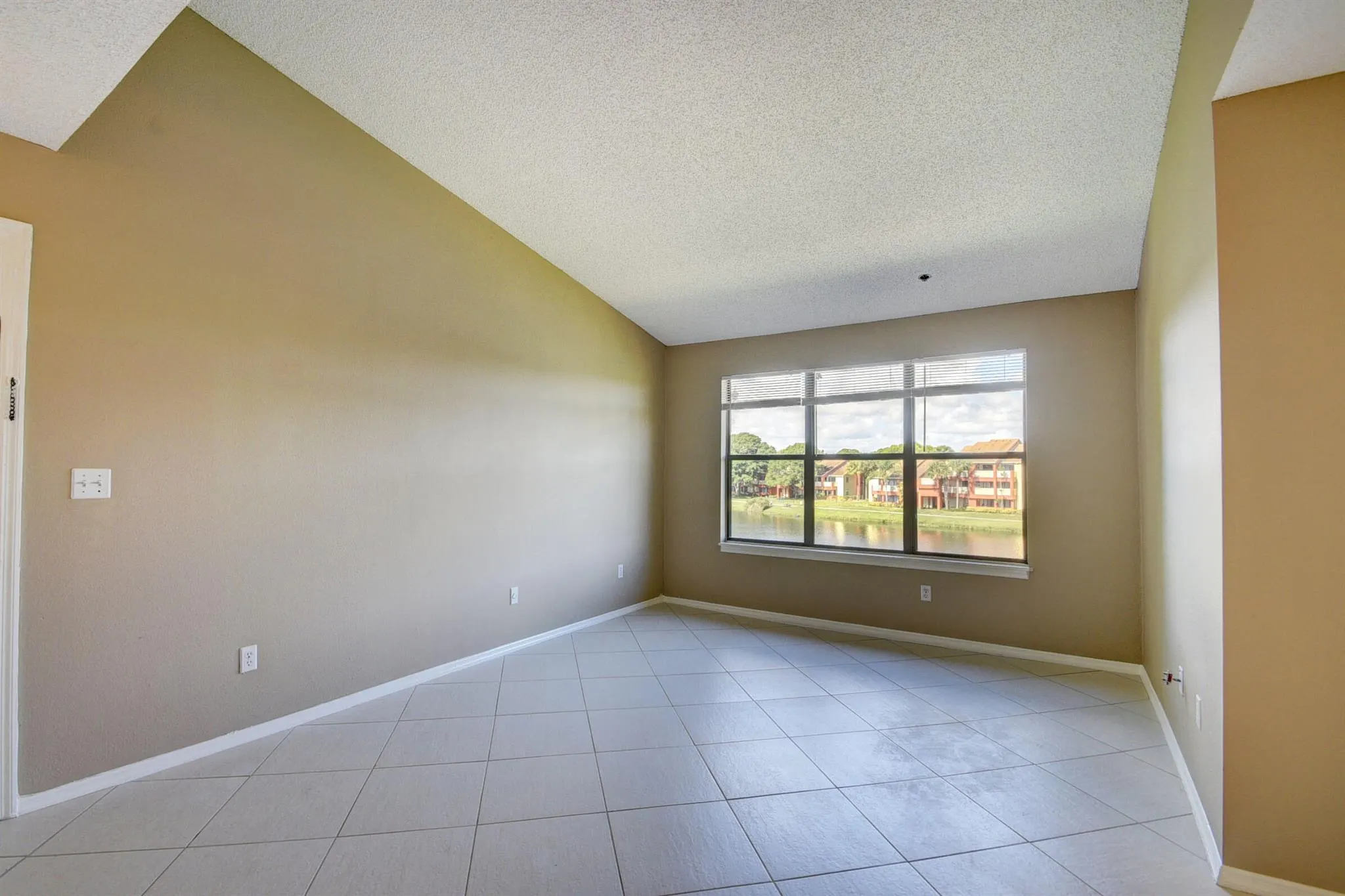 2313 N Congress Avenue, #37