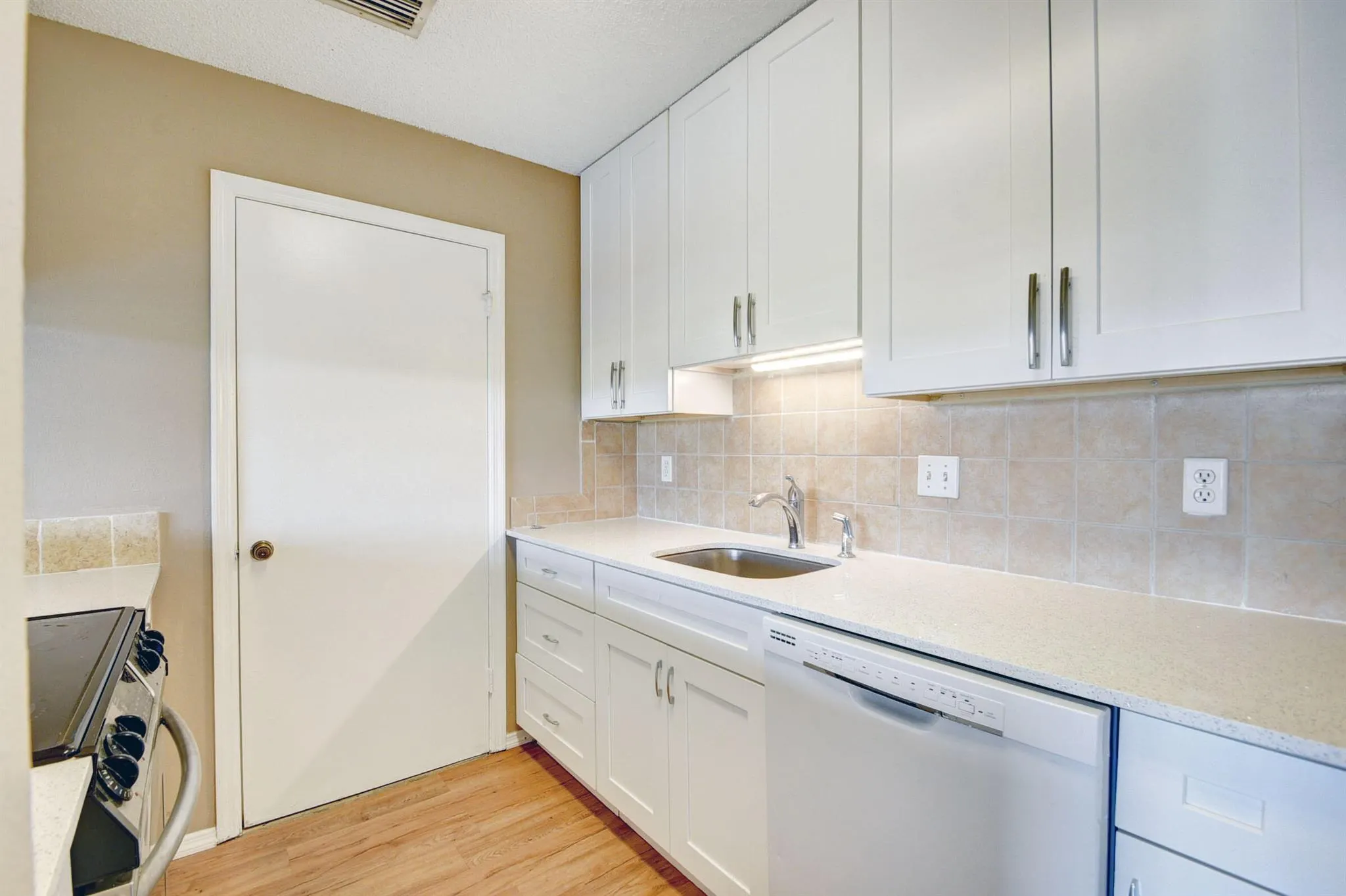 2313 N Congress Avenue, #37