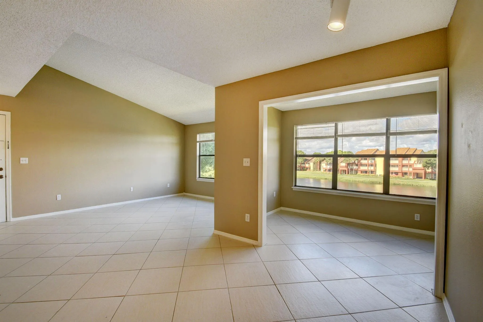 2313 N Congress Avenue, #37