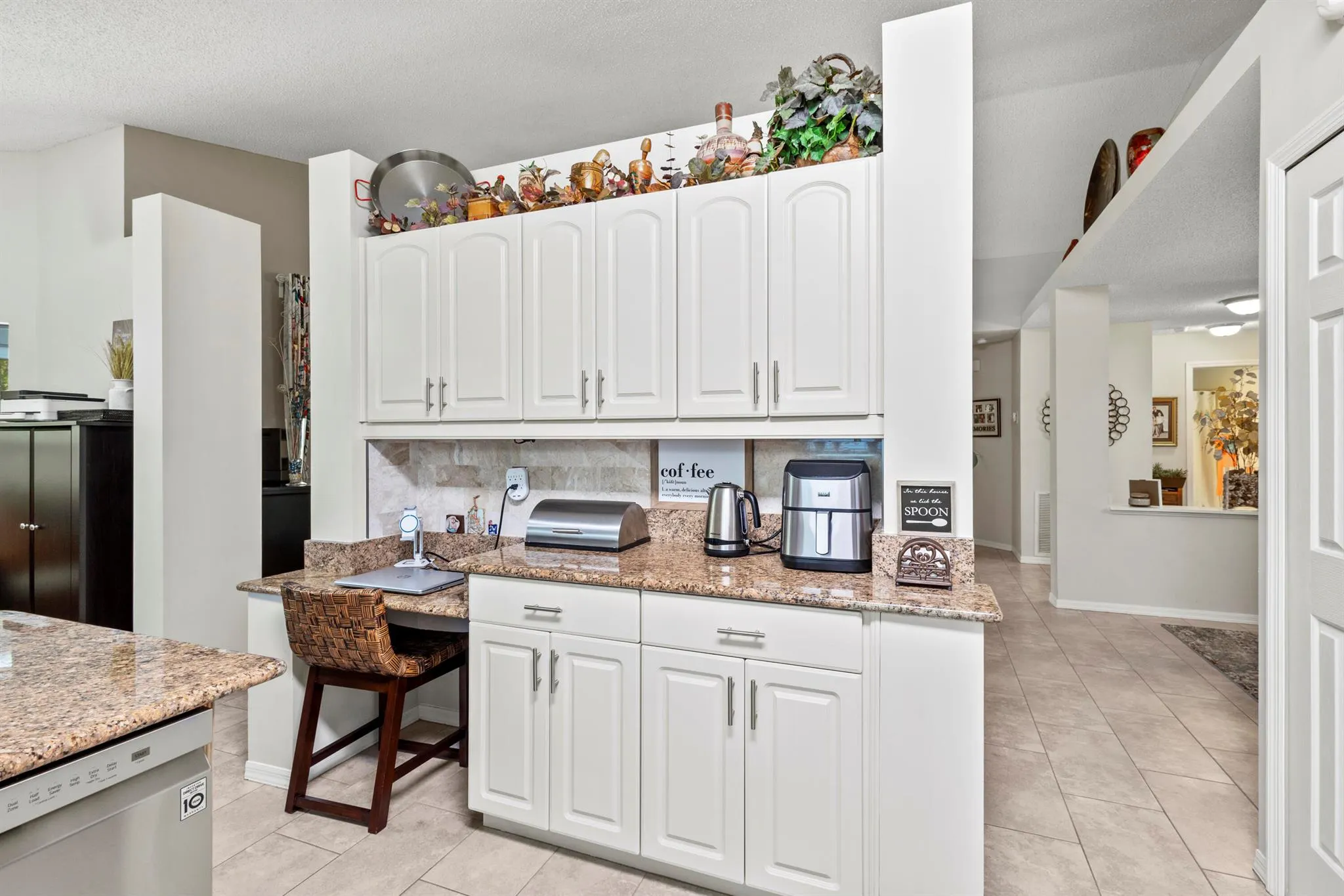 5906 Travelers Way