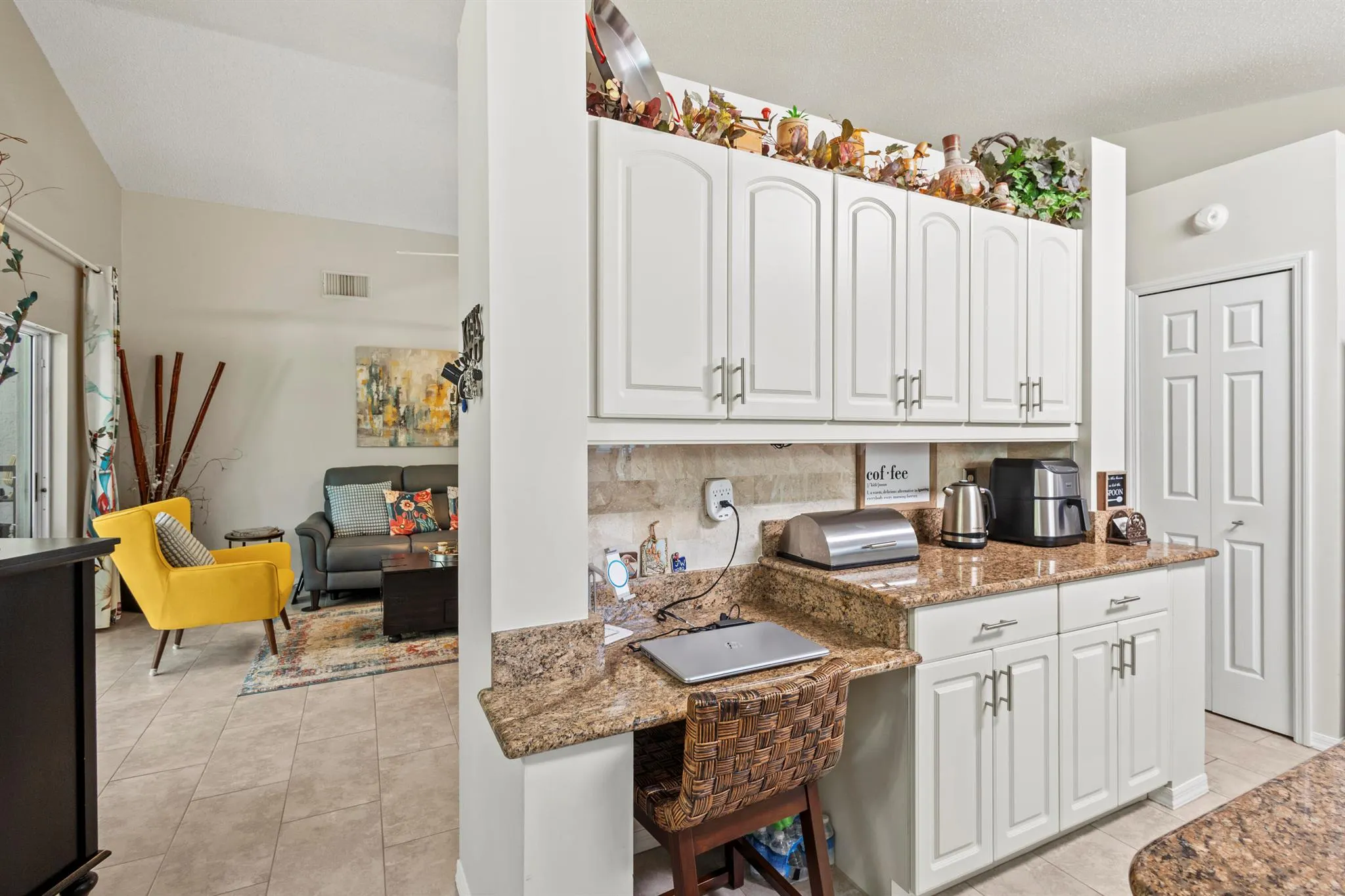 5906 Travelers Way