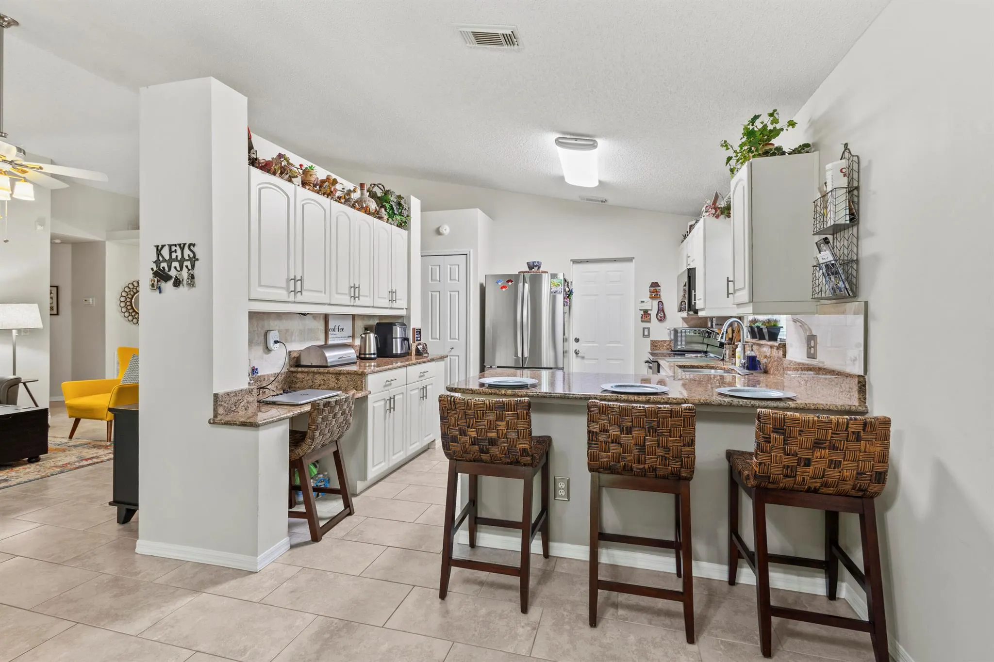 5906 Travelers Way
