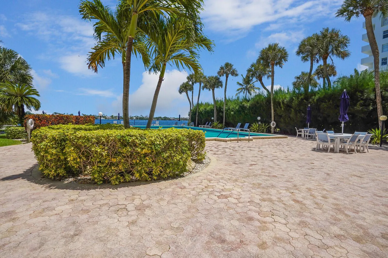 2800 N Flagler Drive, #715
