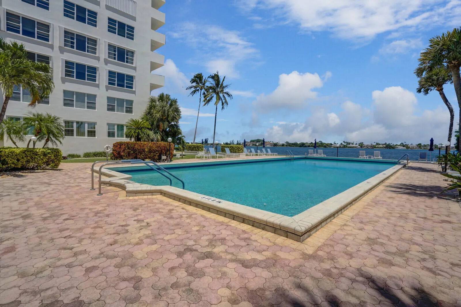 2800 N Flagler Drive, #715
