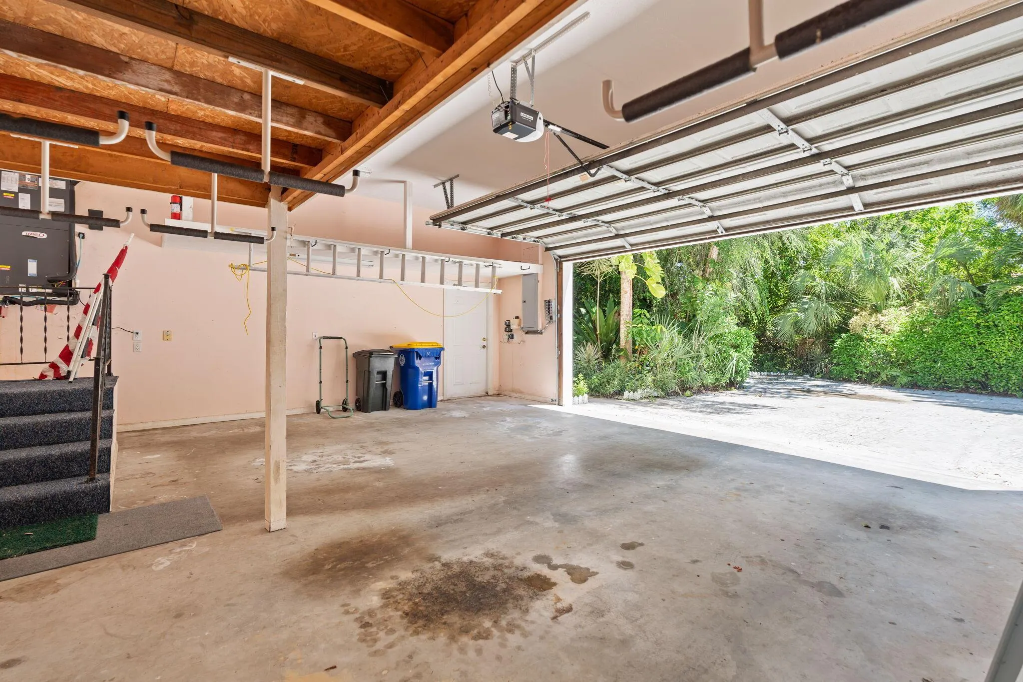 6 Castle Hill Way
