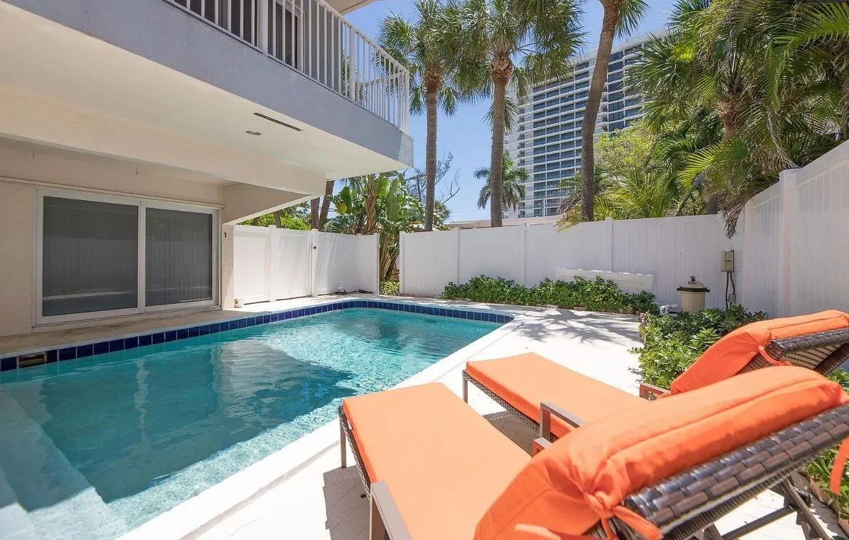 902 Palm Avenue E, #3