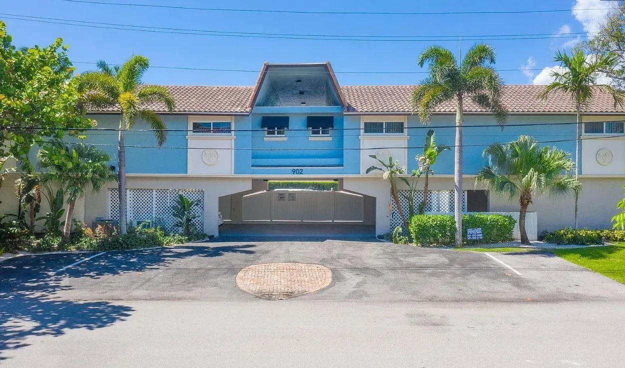 902 Palm Avenue E, #3