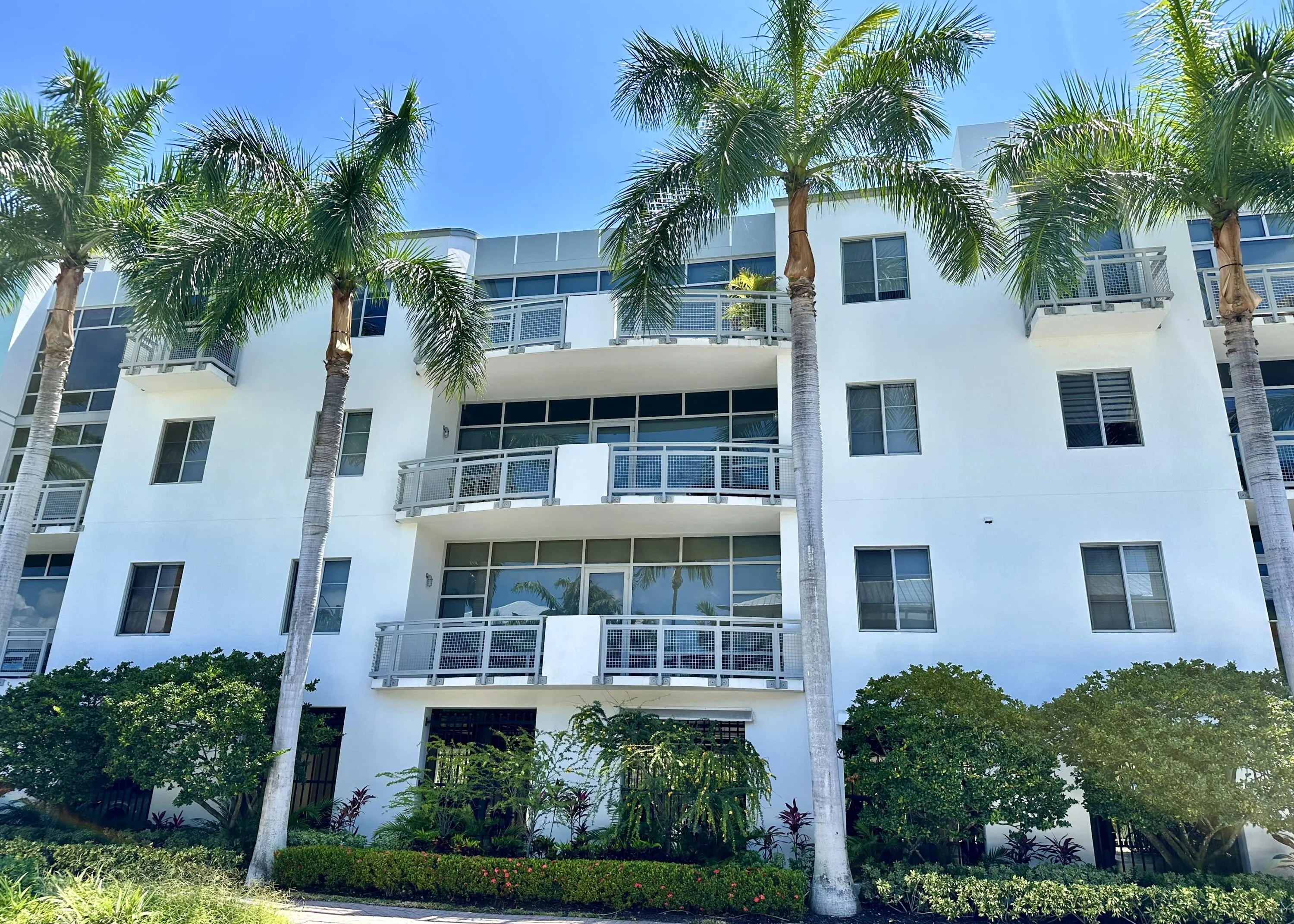 335 SE 6th Avenue, #210