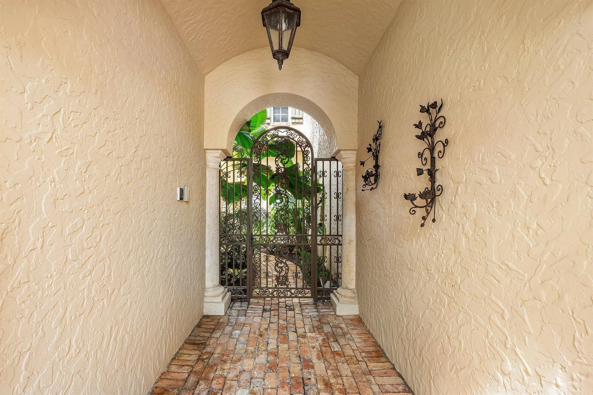 256 Venetian Drive