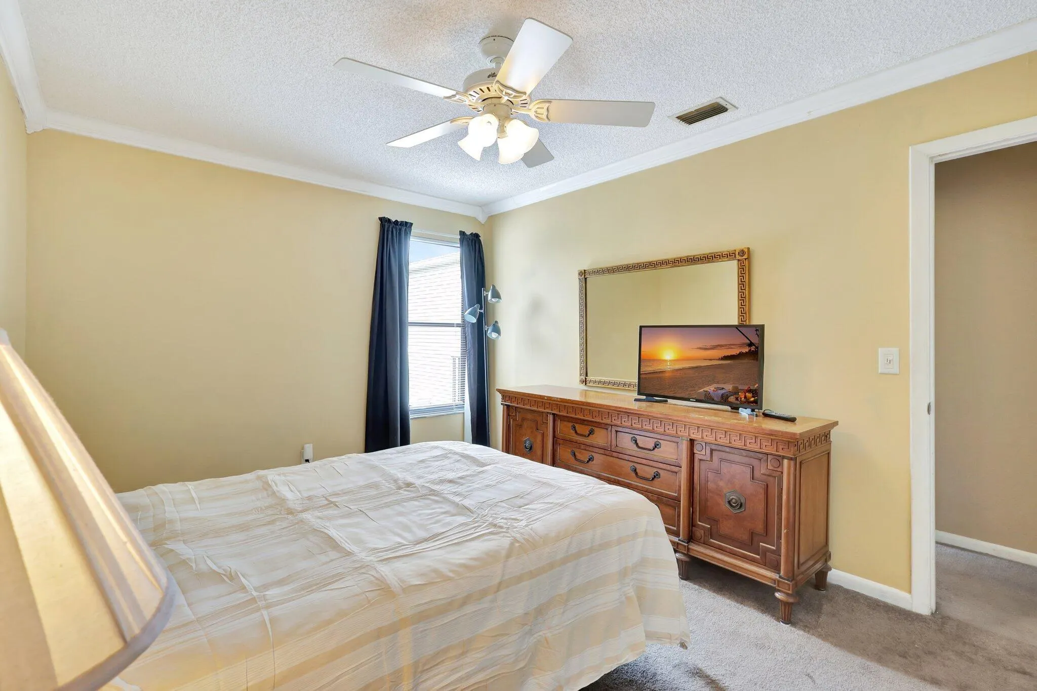 1558 Shaker Circle