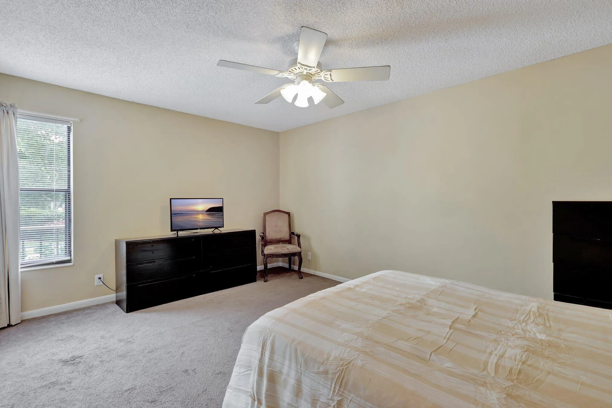 1558 Shaker Circle