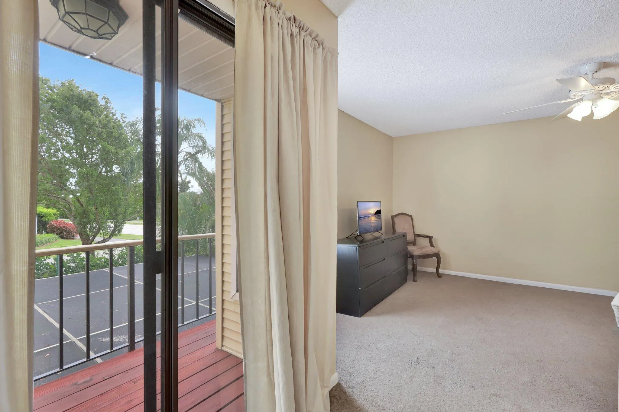 1558 Shaker Circle