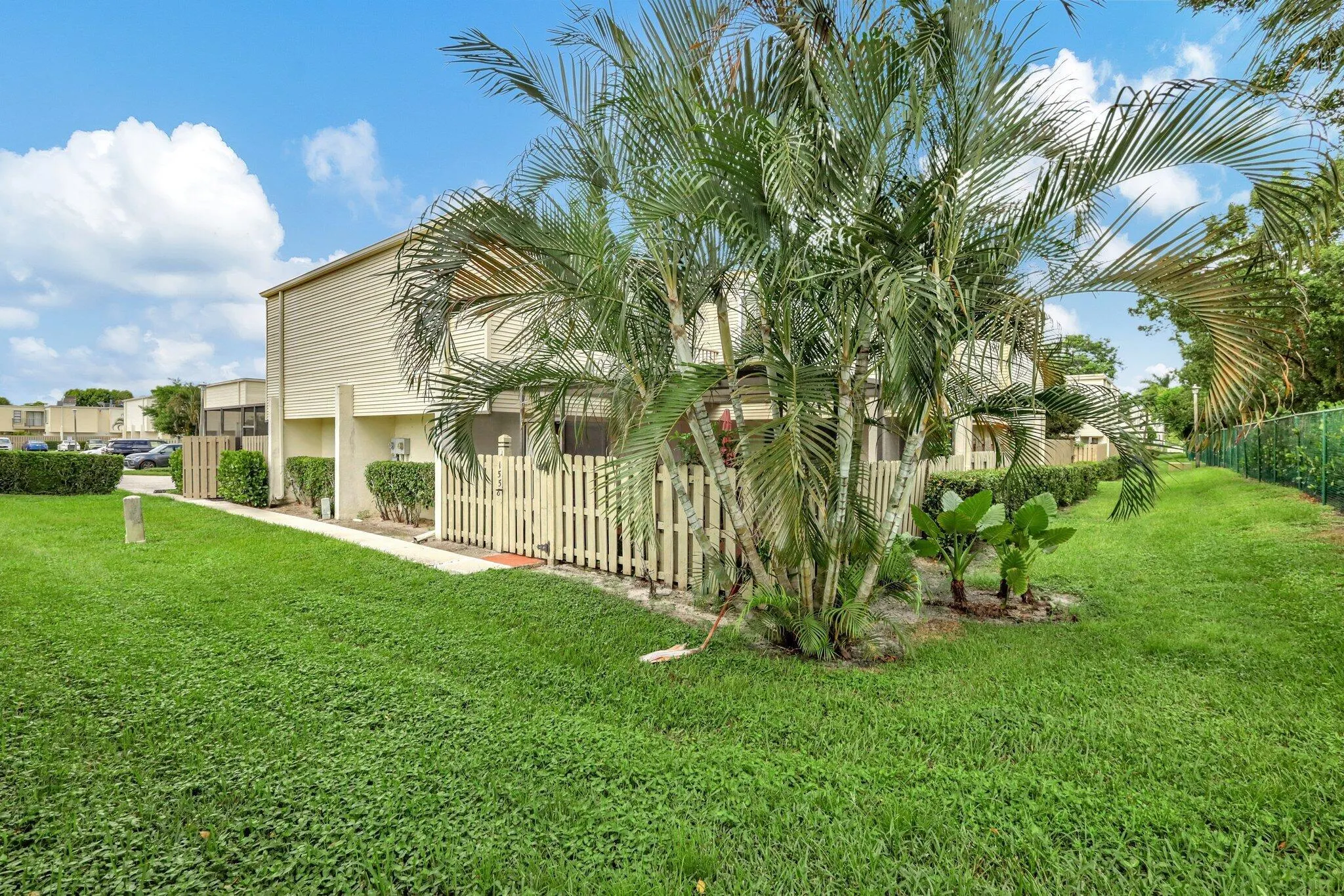 1558 Shaker Circle