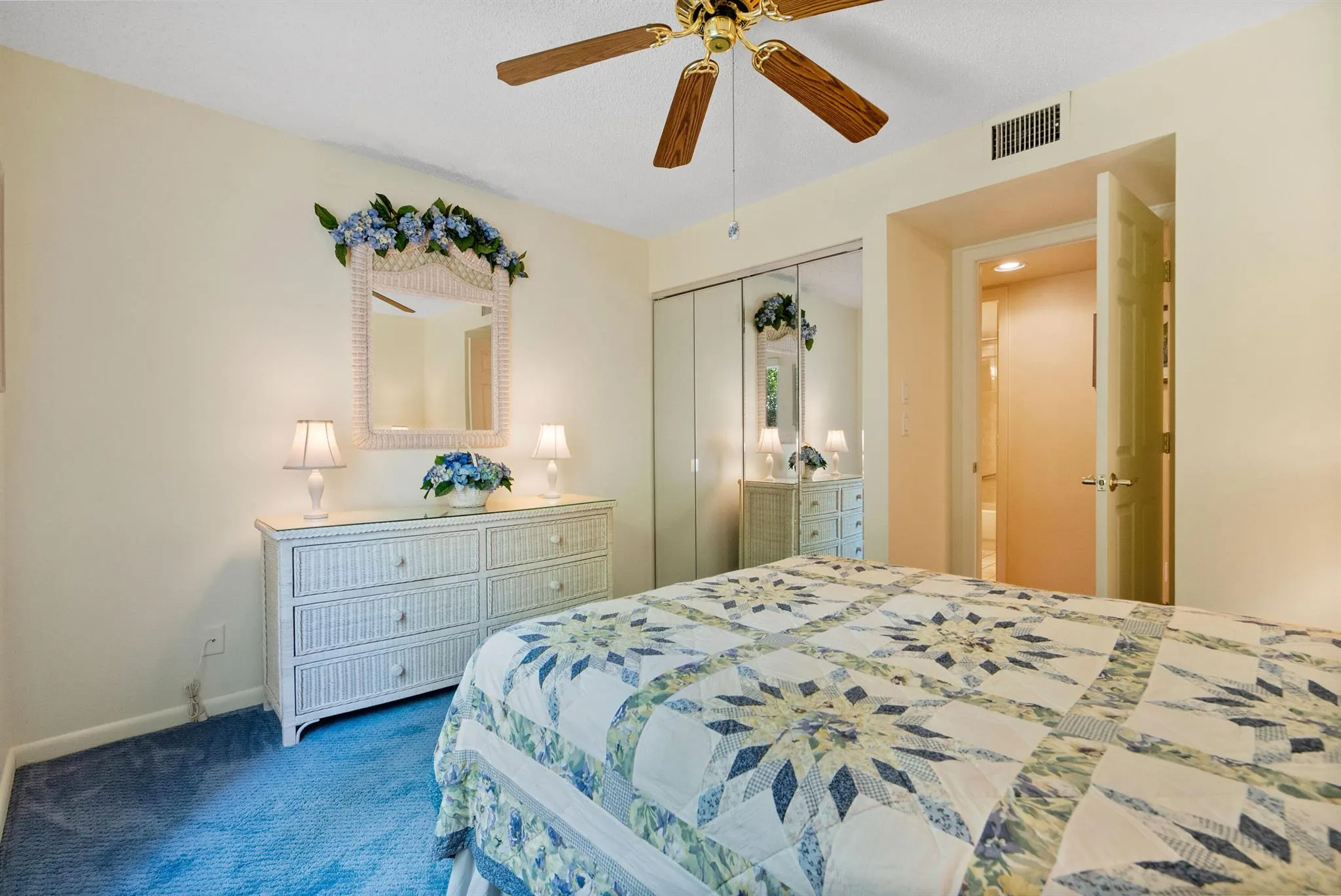 2508 SE Anchorage Cove, #H-1