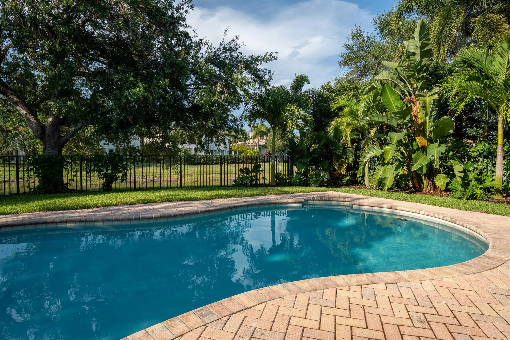 1438 Barlow Court