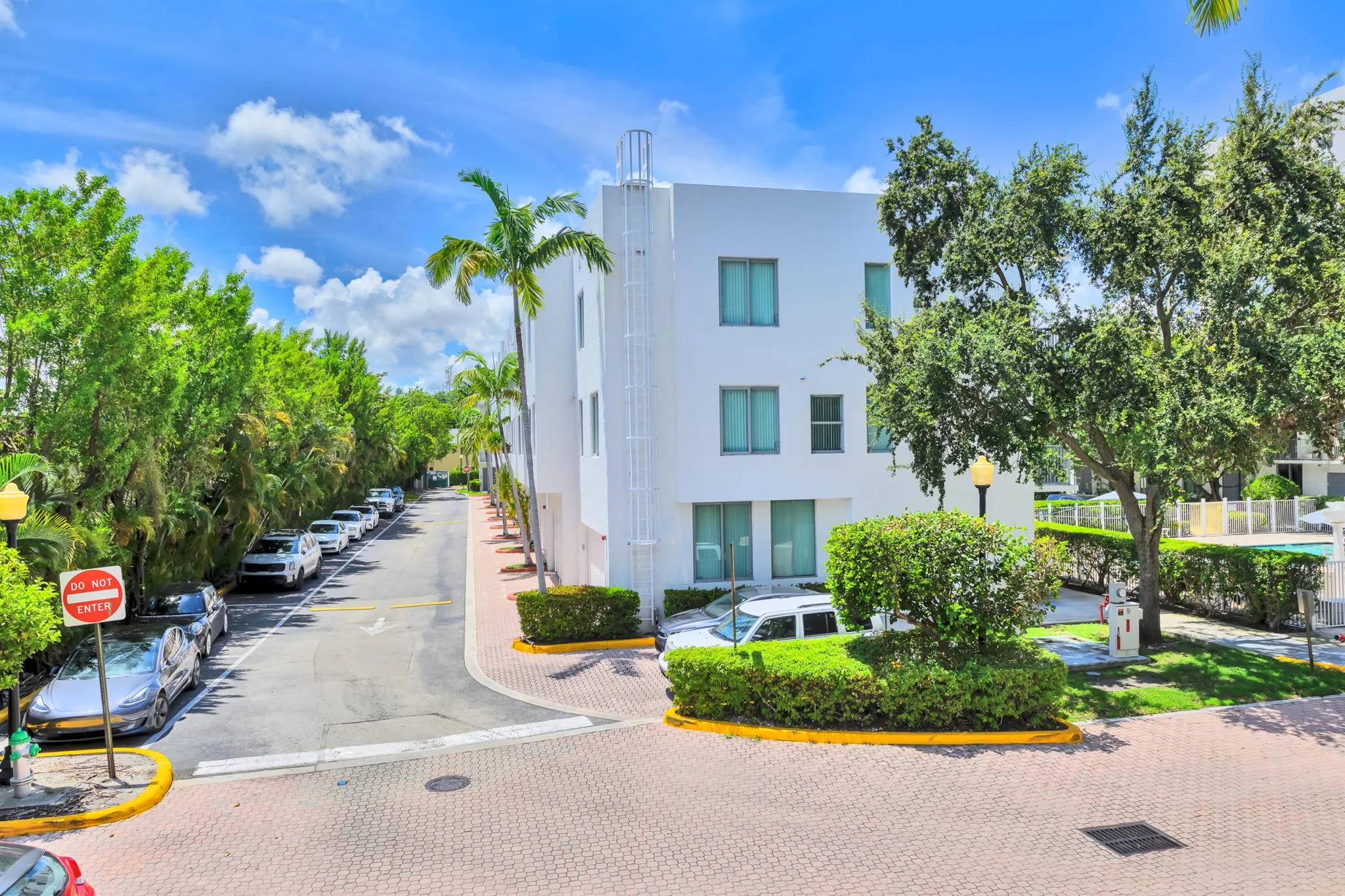 2100 Van Buren Street, #203