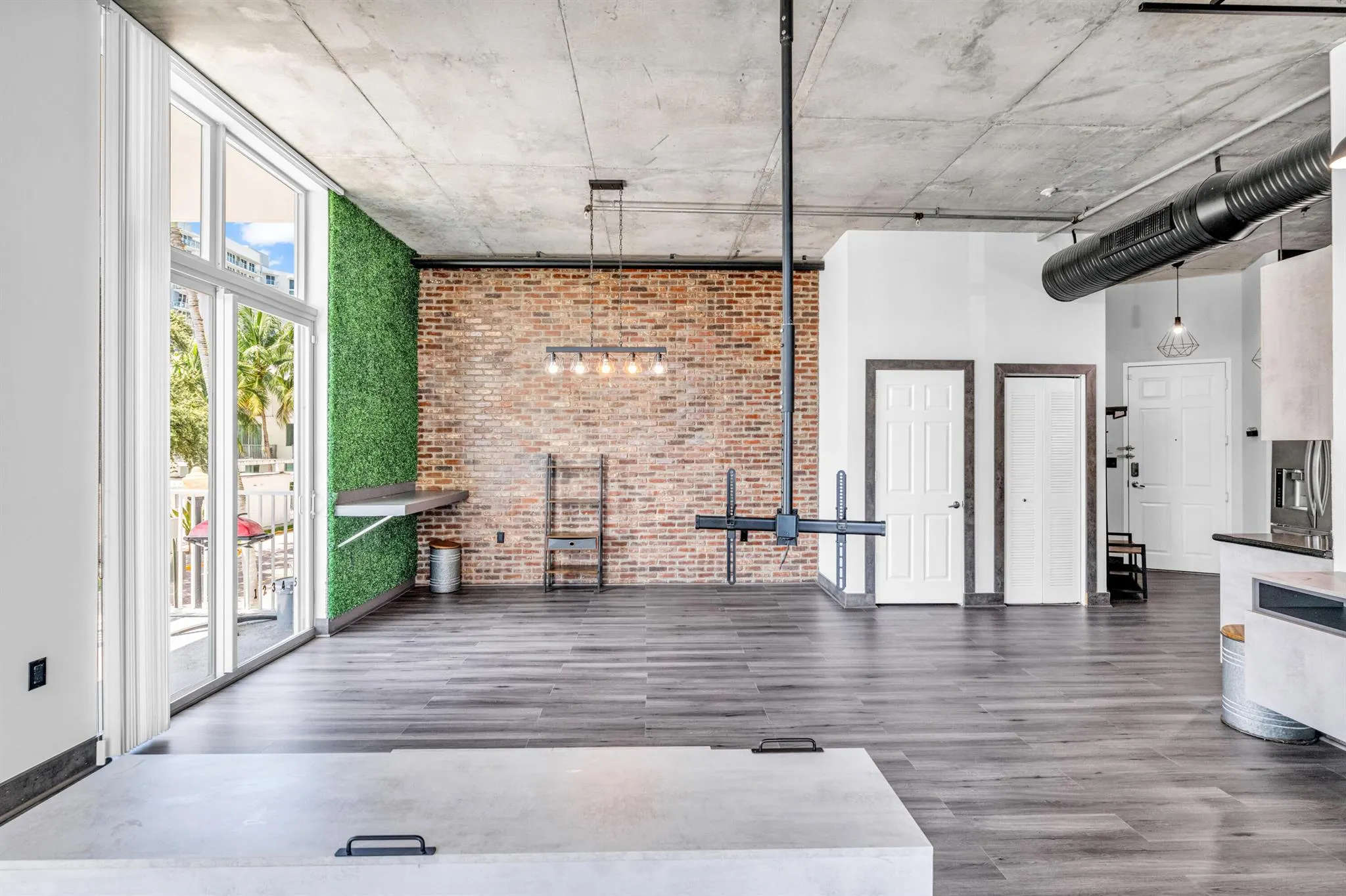 2100 Van Buren Street, #203