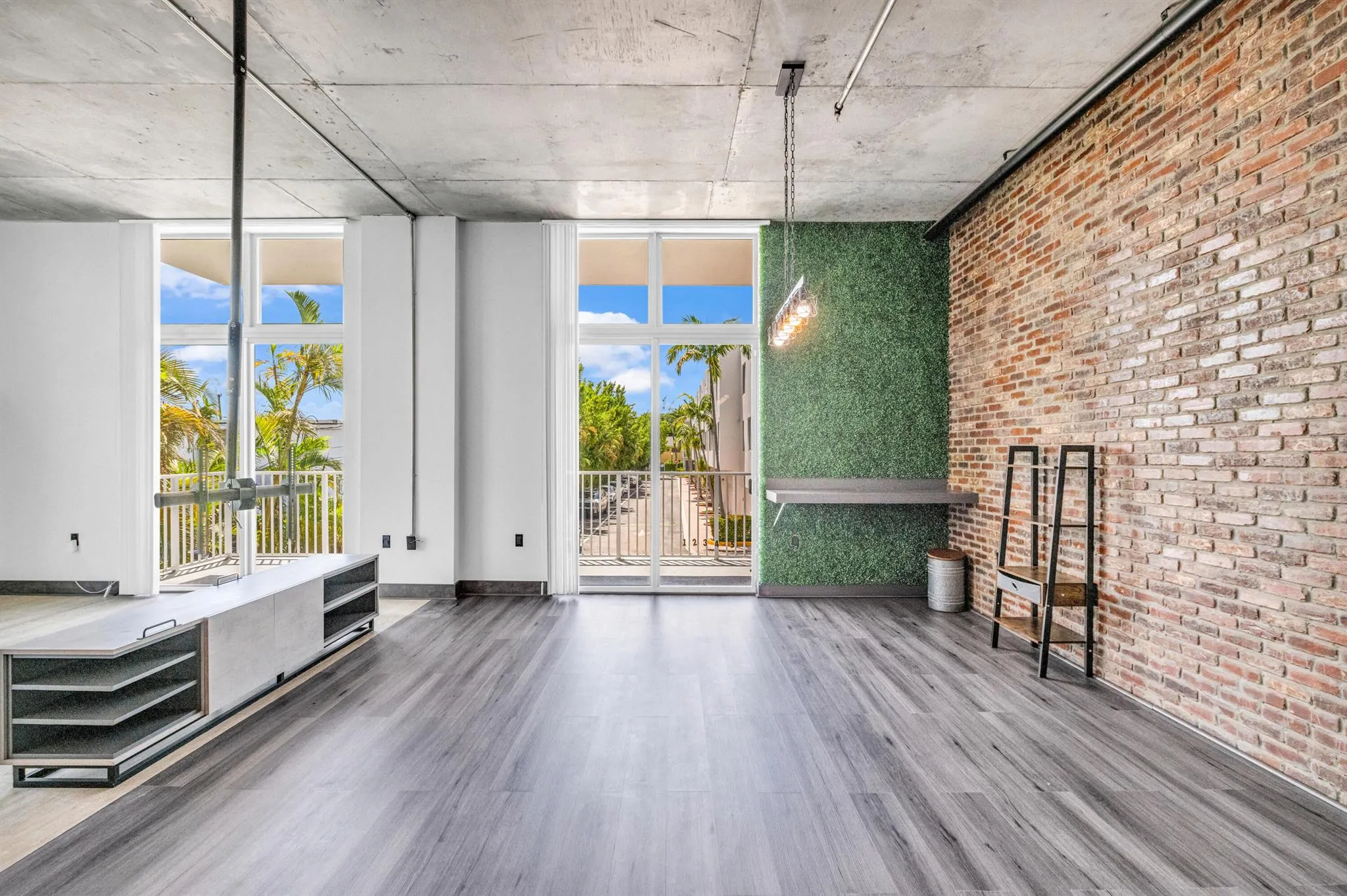 2100 Van Buren Street, #203