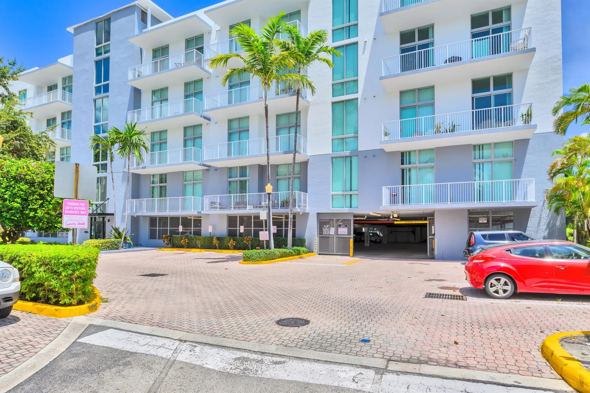 2100 Van Buren Street, #203