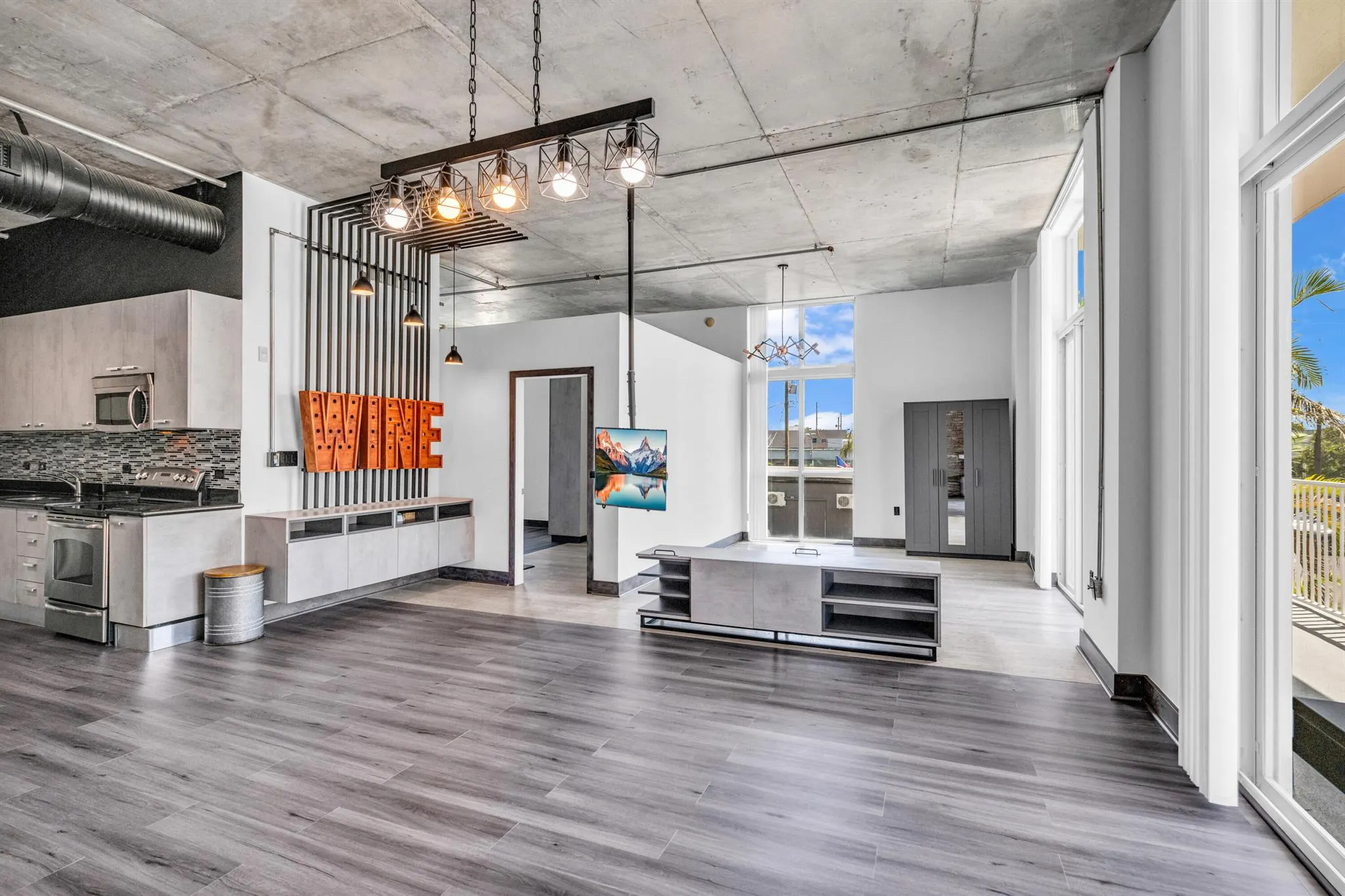 2100 Van Buren Street, #203