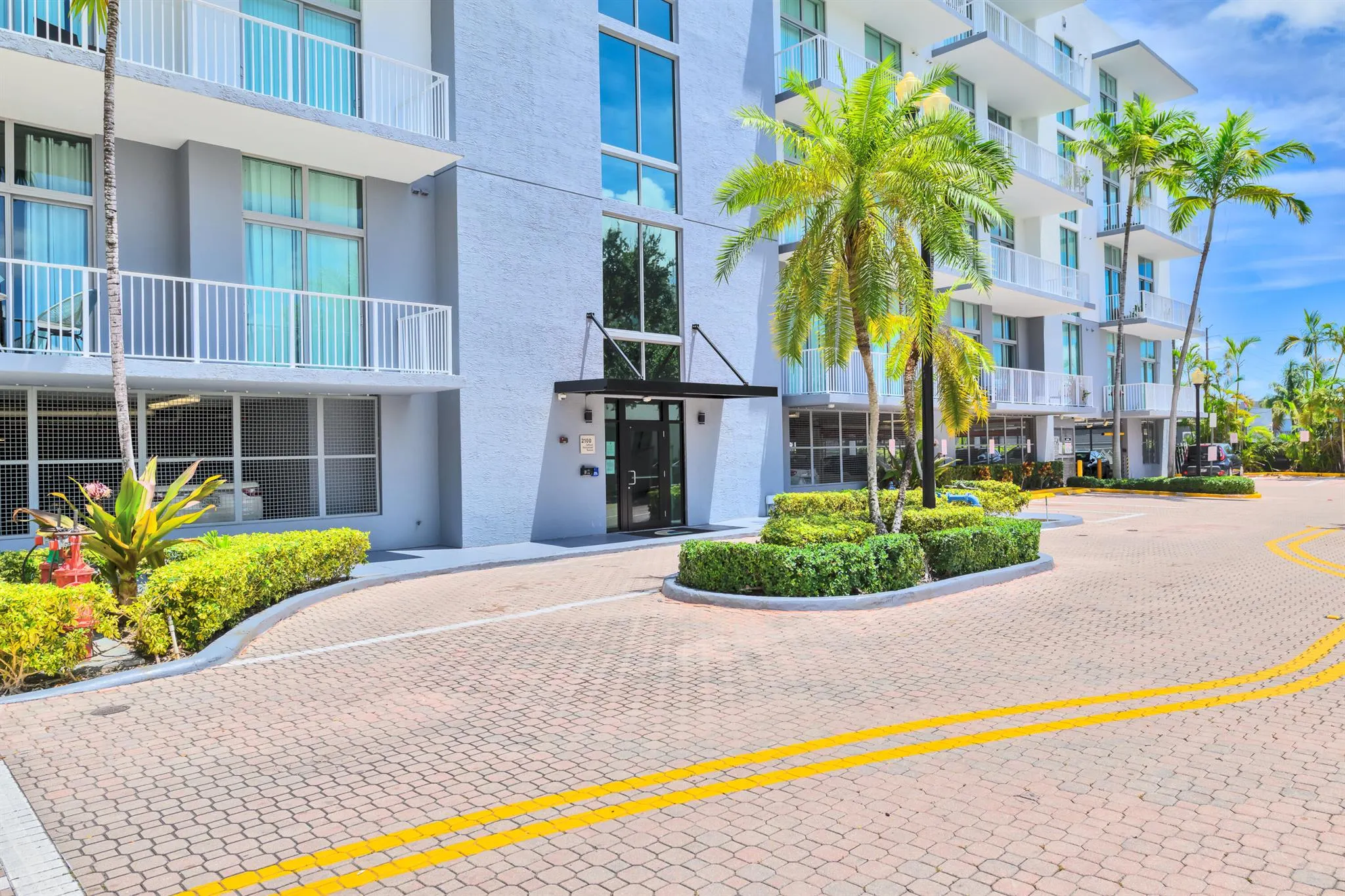 2100 Van Buren Street, #203