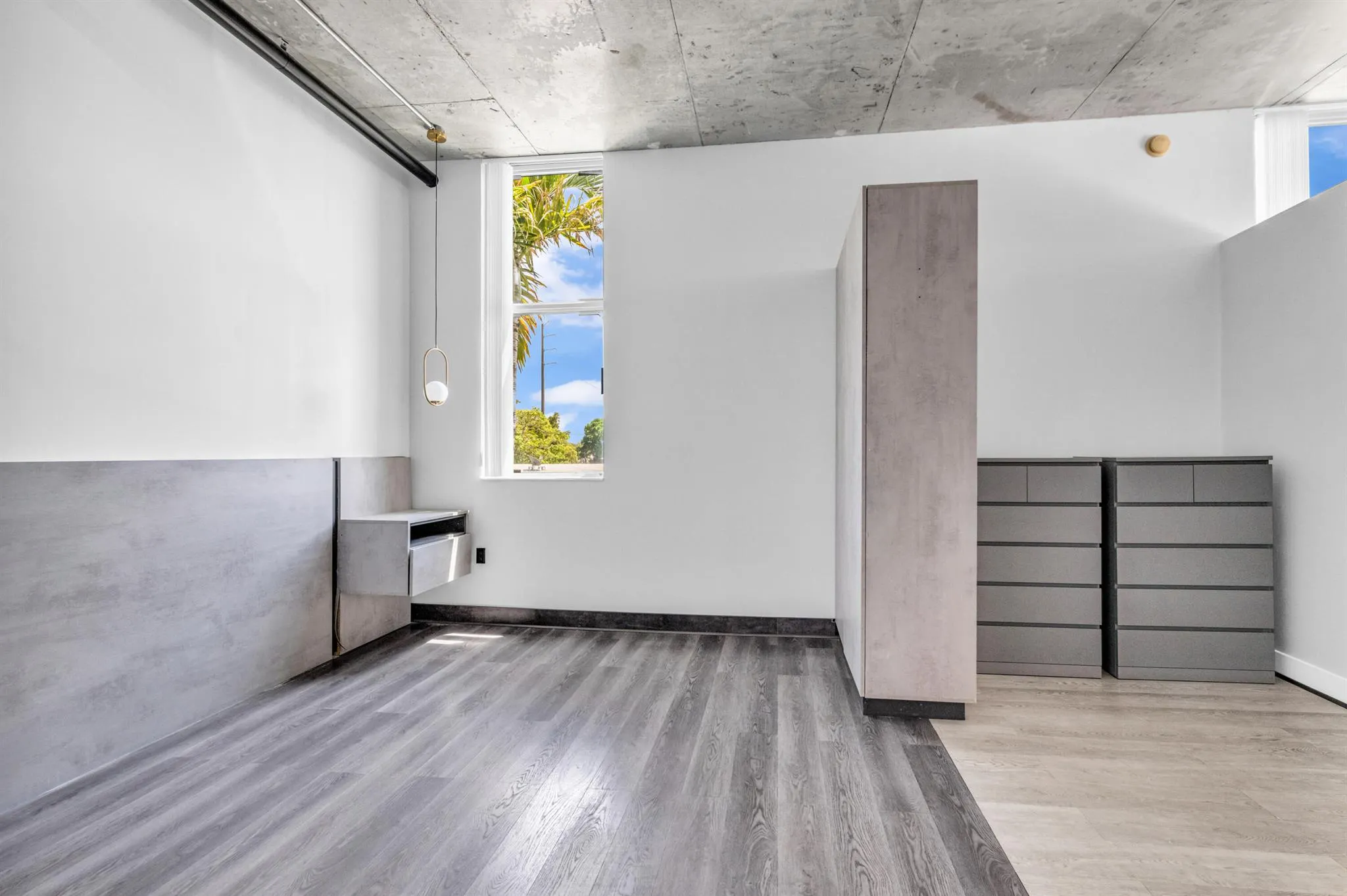2100 Van Buren Street, #203