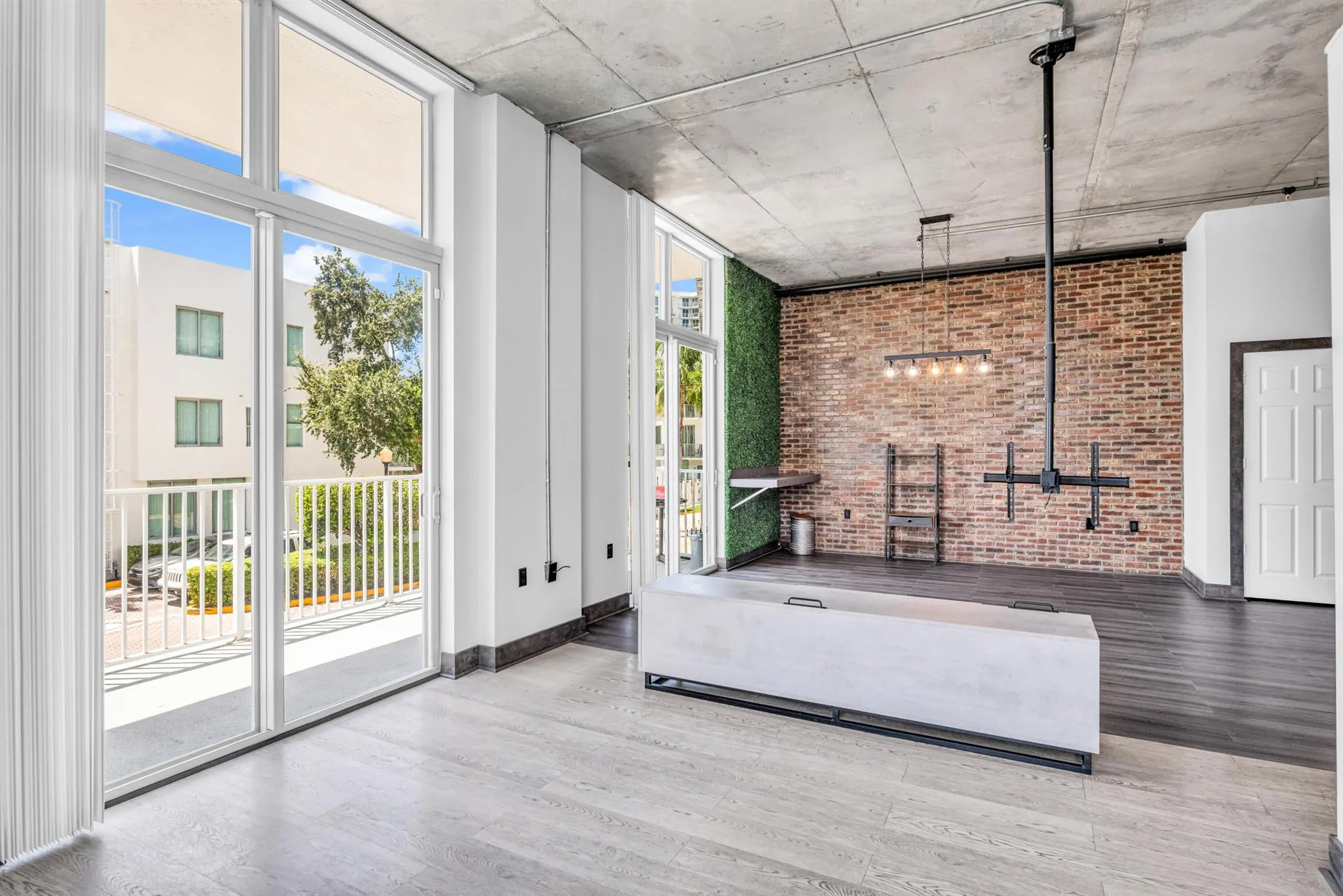 2100 Van Buren Street, #203