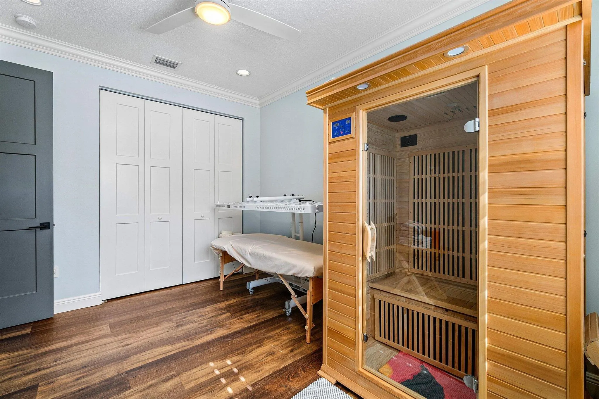 8911 Rockridge Glen Cove