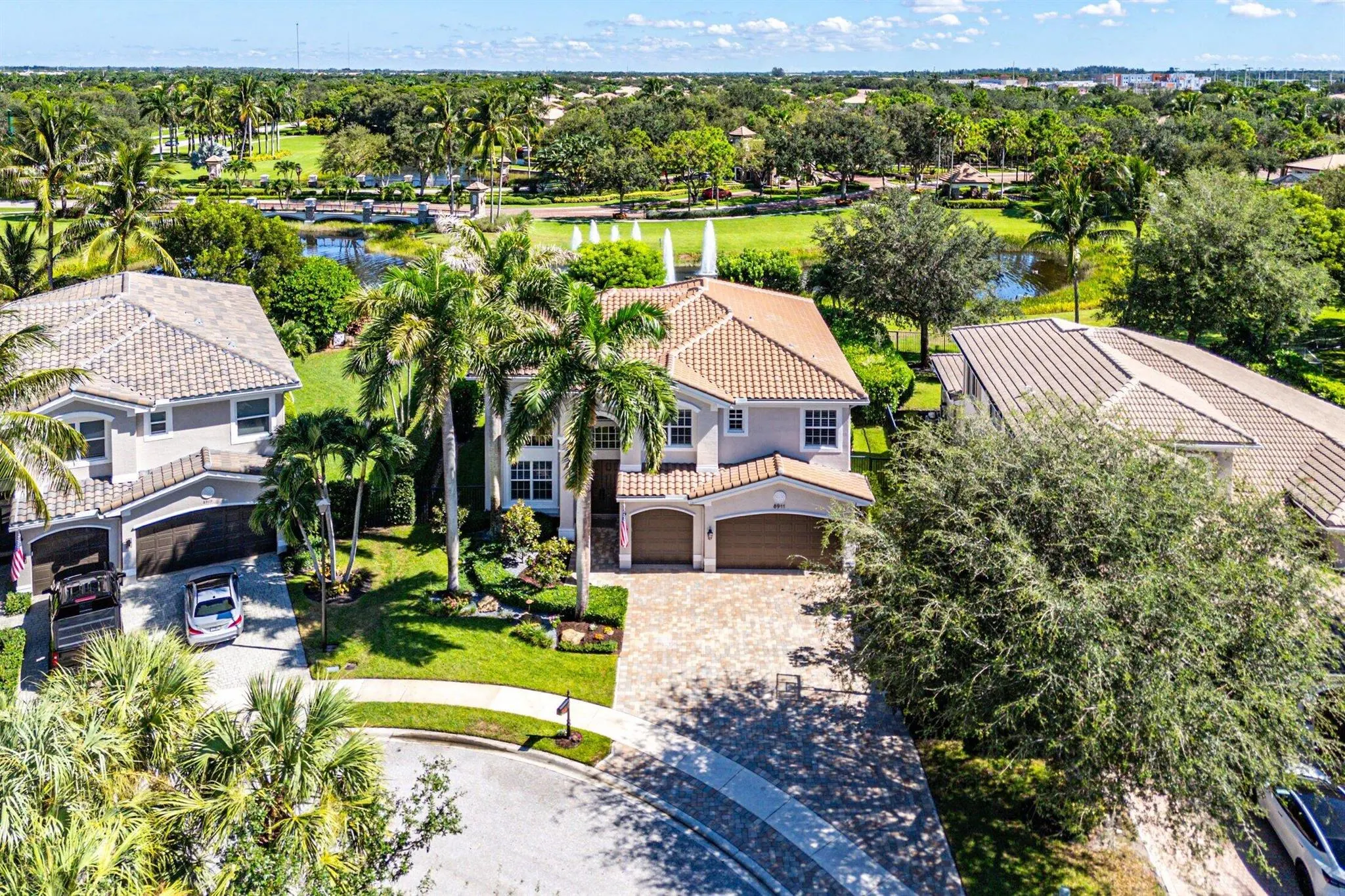 8911 Rockridge Glen Cove