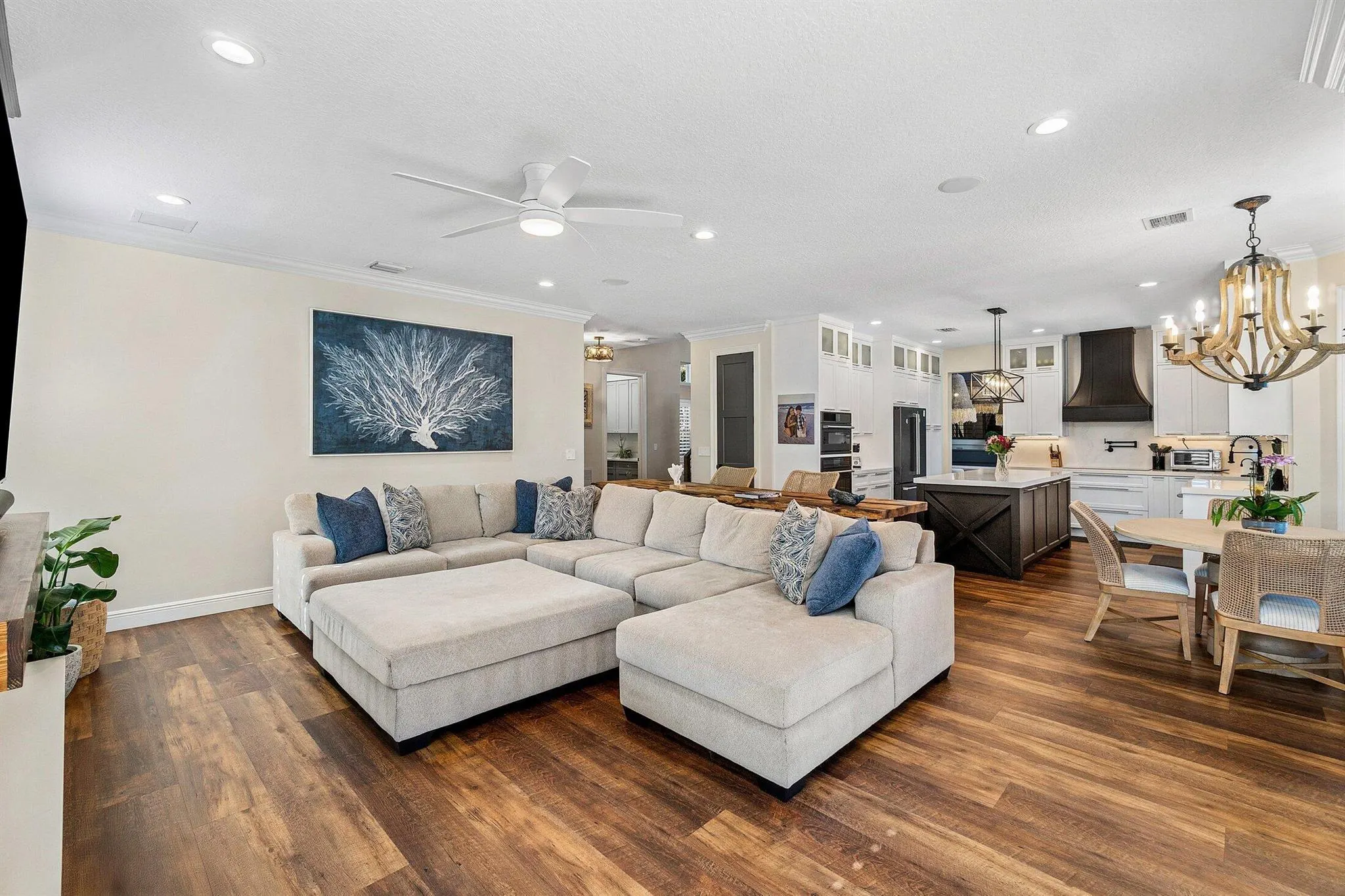 8911 Rockridge Glen Cove