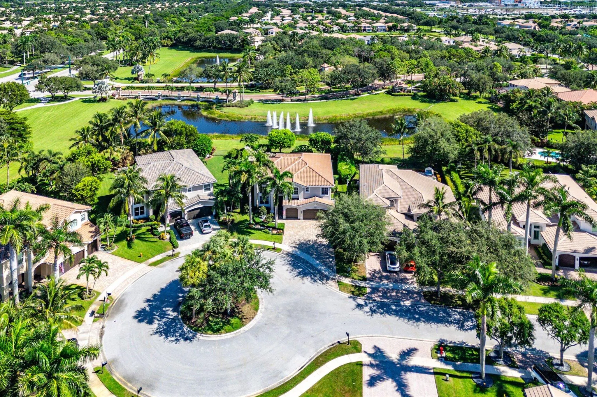 8911 Rockridge Glen Cove