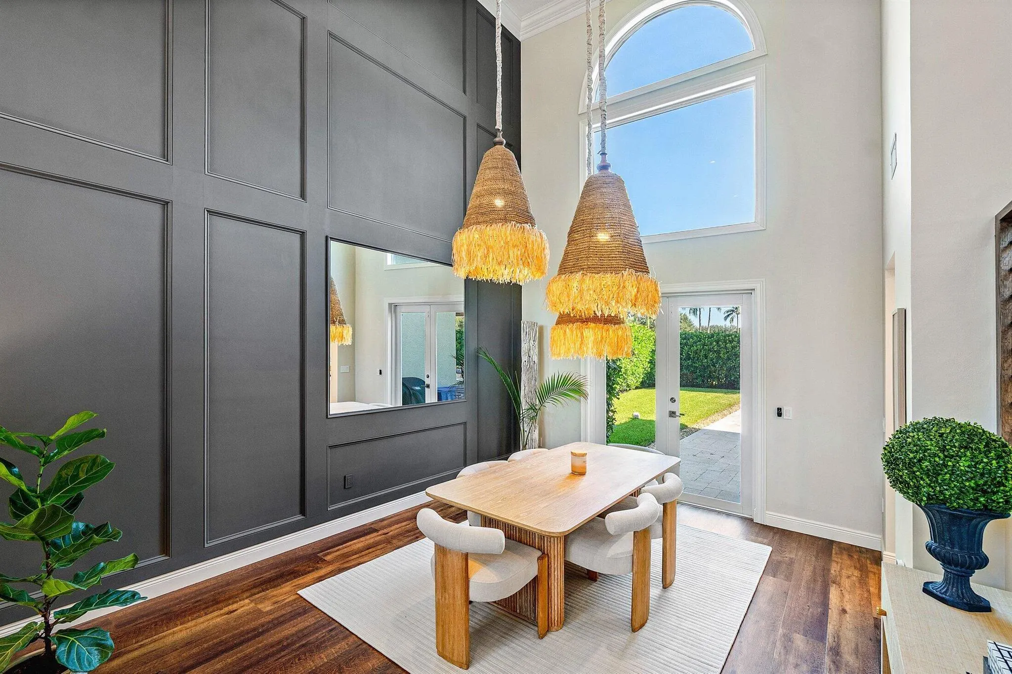 8911 Rockridge Glen Cove