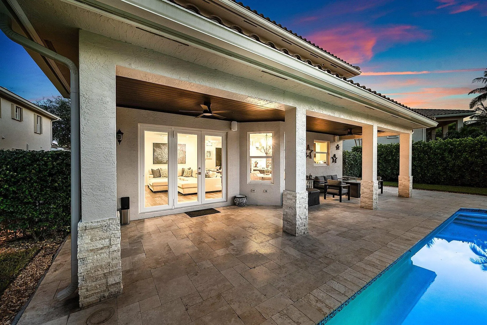 8911 Rockridge Glen Cove