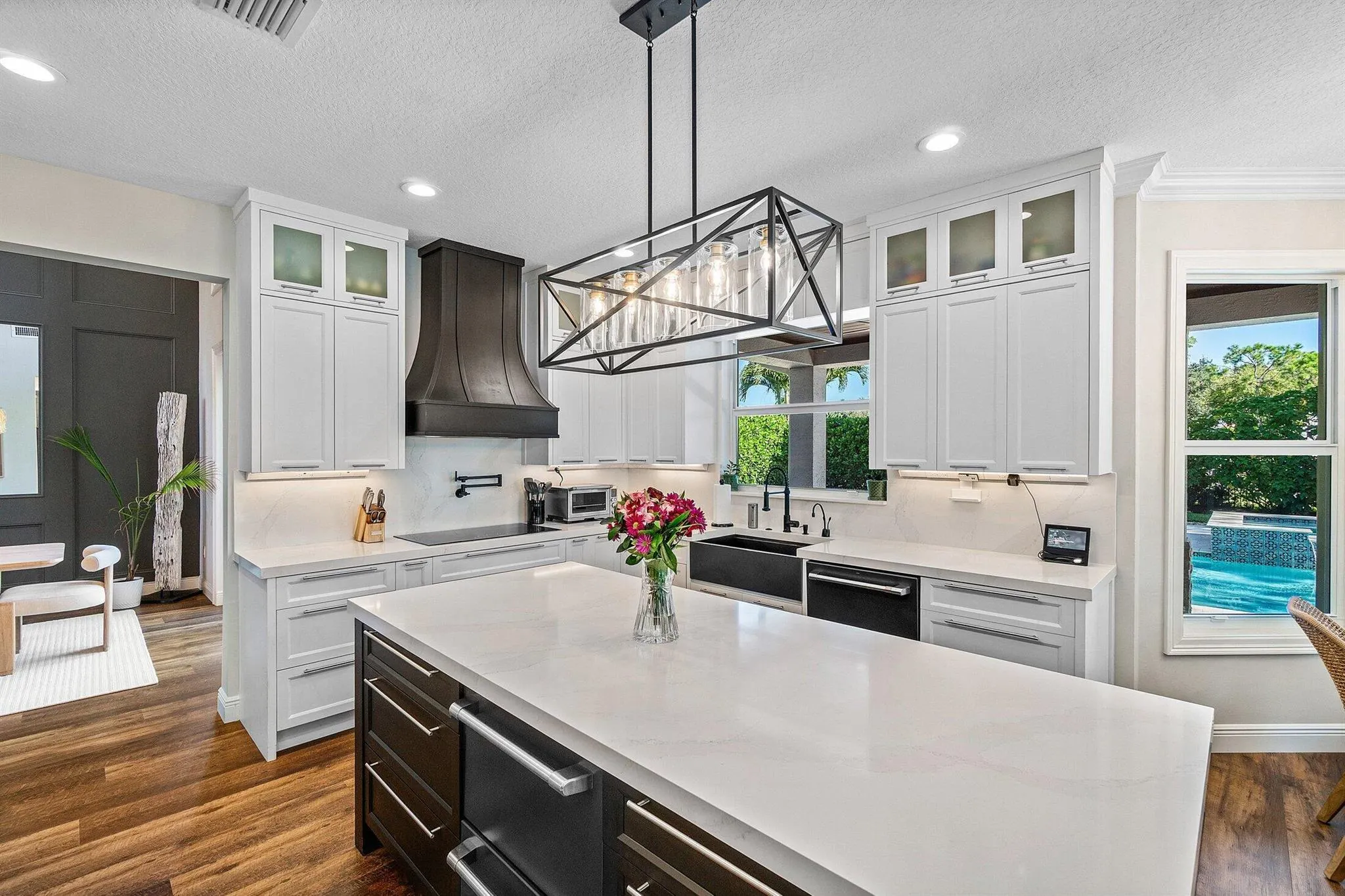 8911 Rockridge Glen Cove