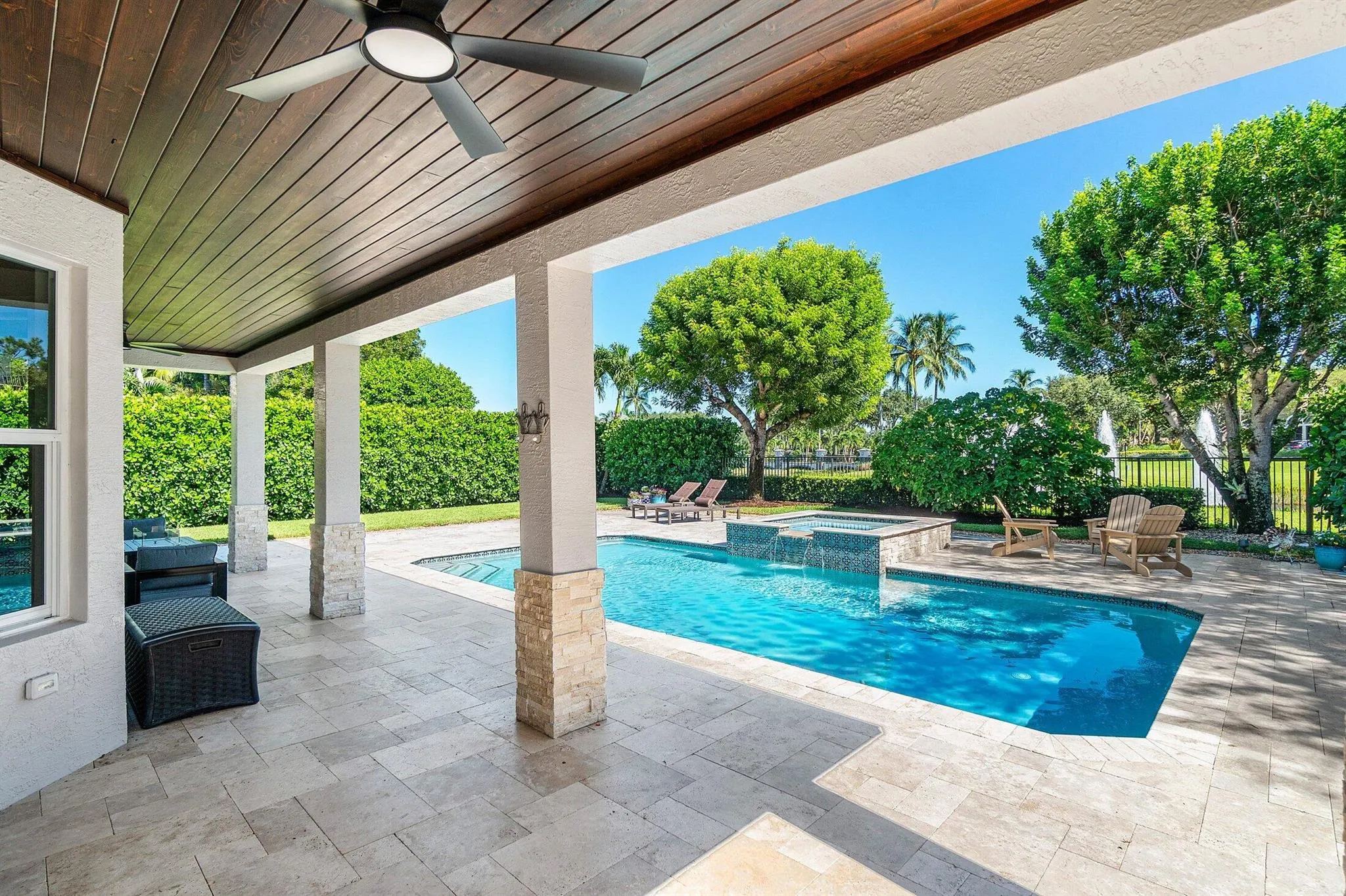 8911 Rockridge Glen Cove