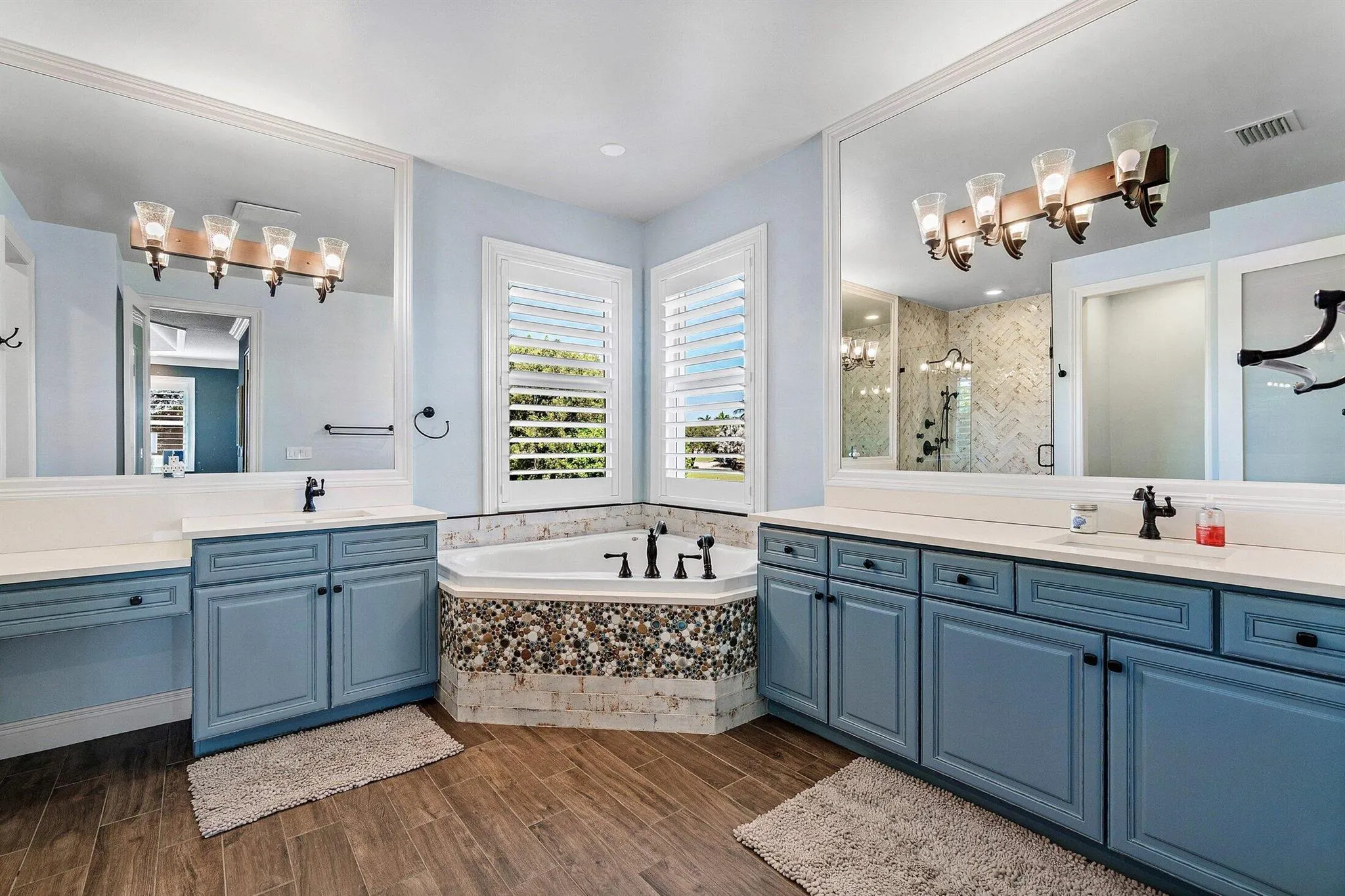 8911 Rockridge Glen Cove