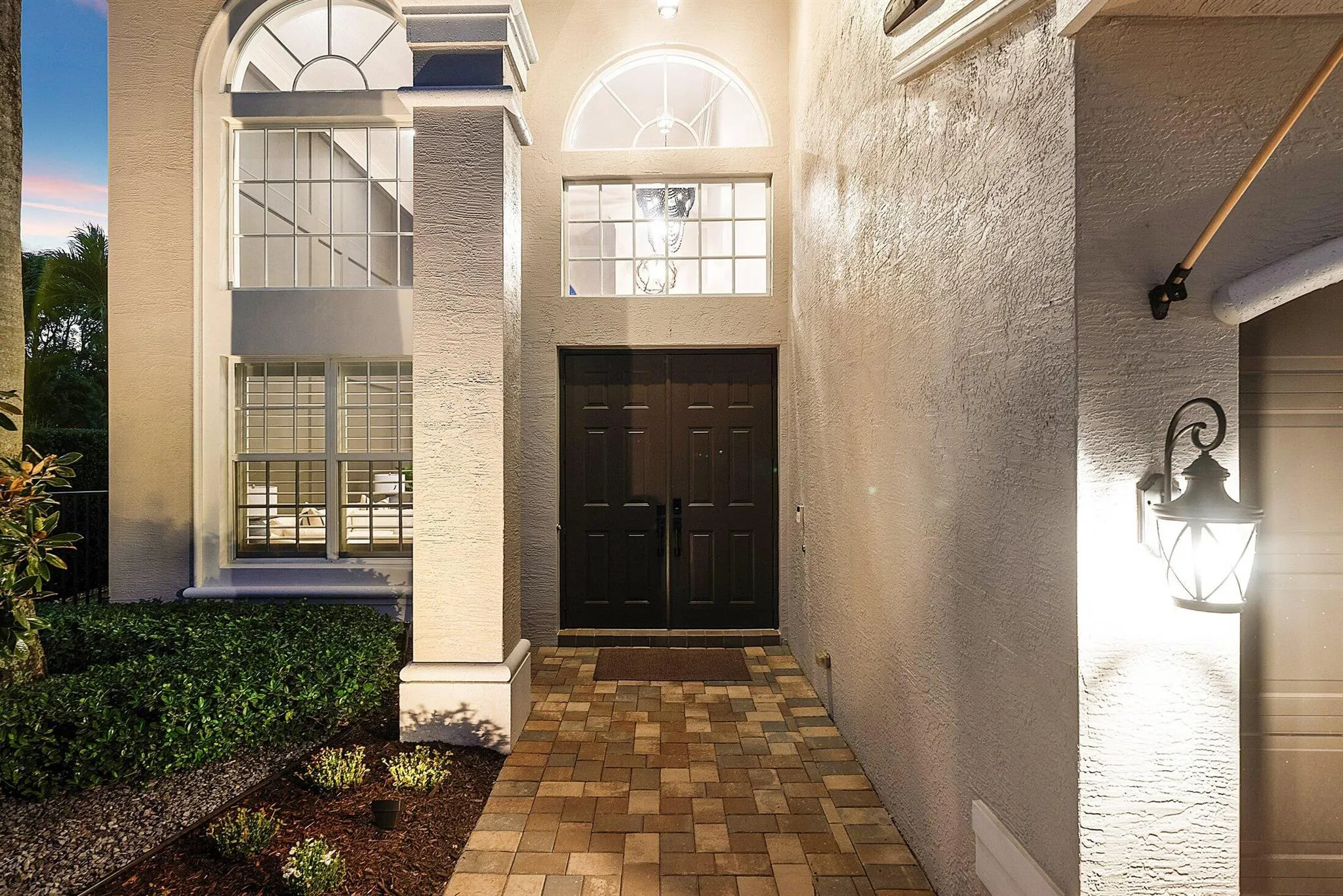 8911 Rockridge Glen Cove