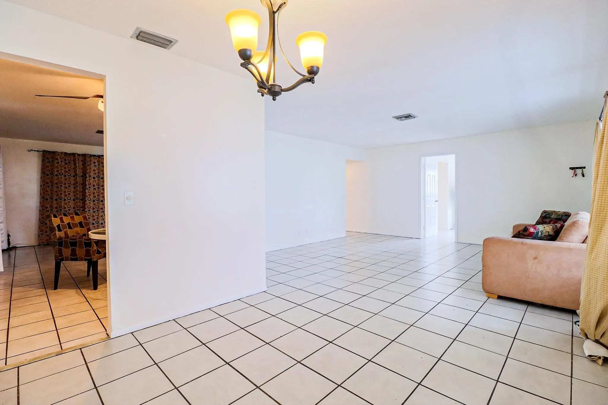 518 Linnet Circle