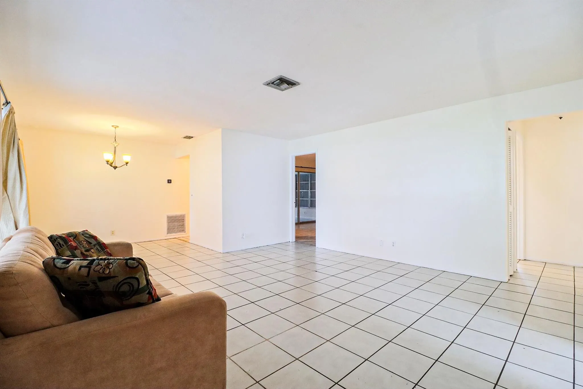 518 Linnet Circle