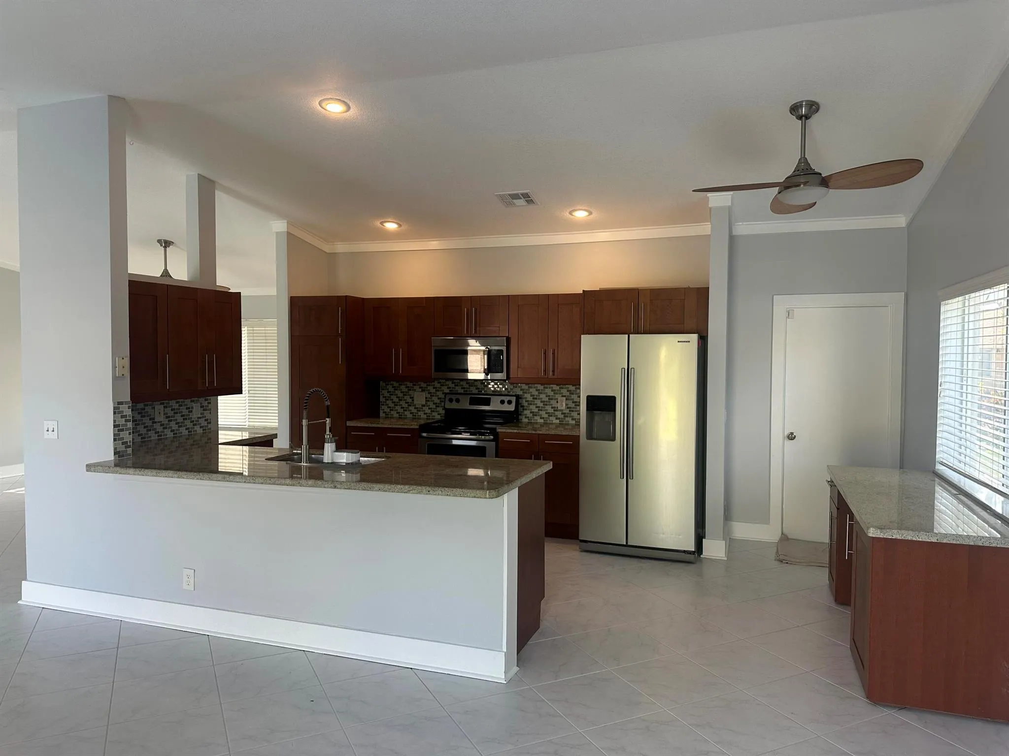 5810 NW 37th Avenue