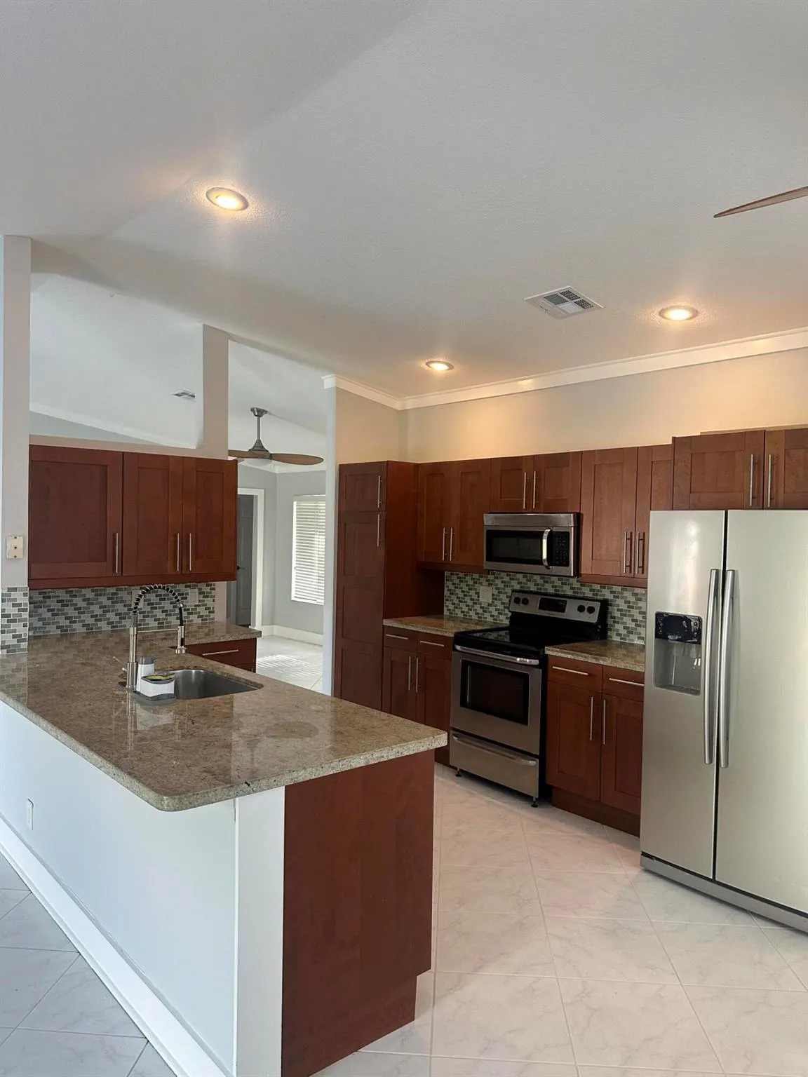 5810 NW 37th Avenue