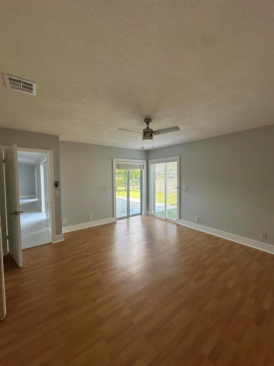 5810 NW 37th Avenue