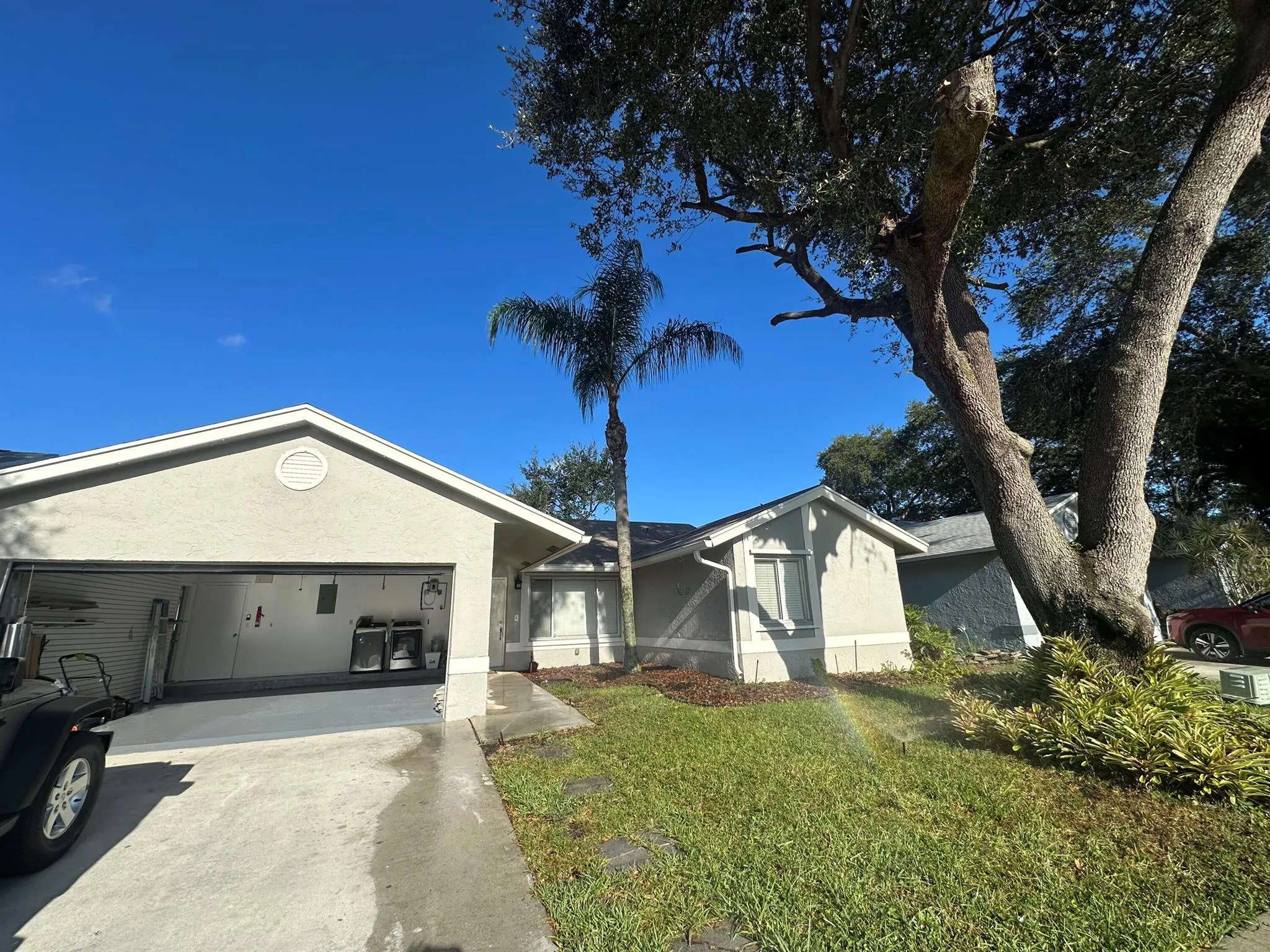5810 NW 37th Avenue