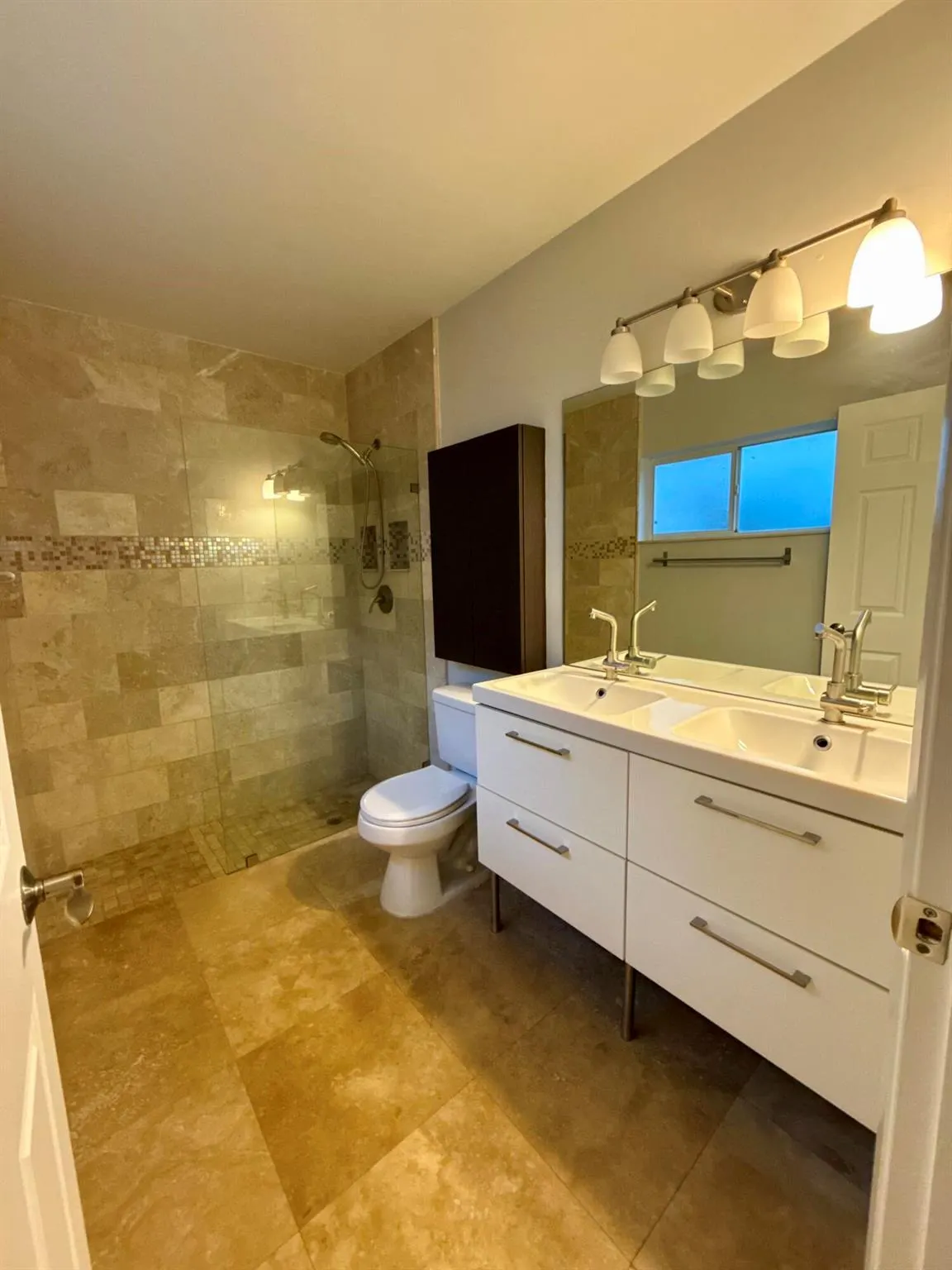 5810 NW 37th Avenue