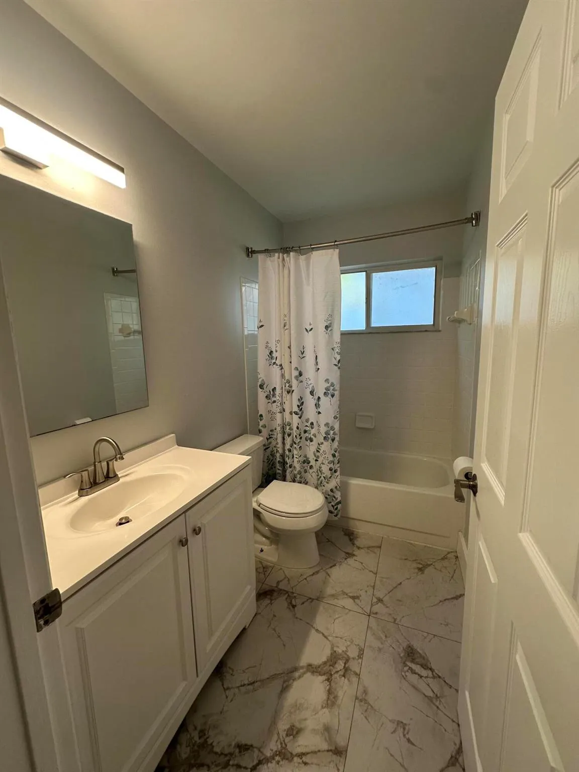 5810 NW 37th Avenue