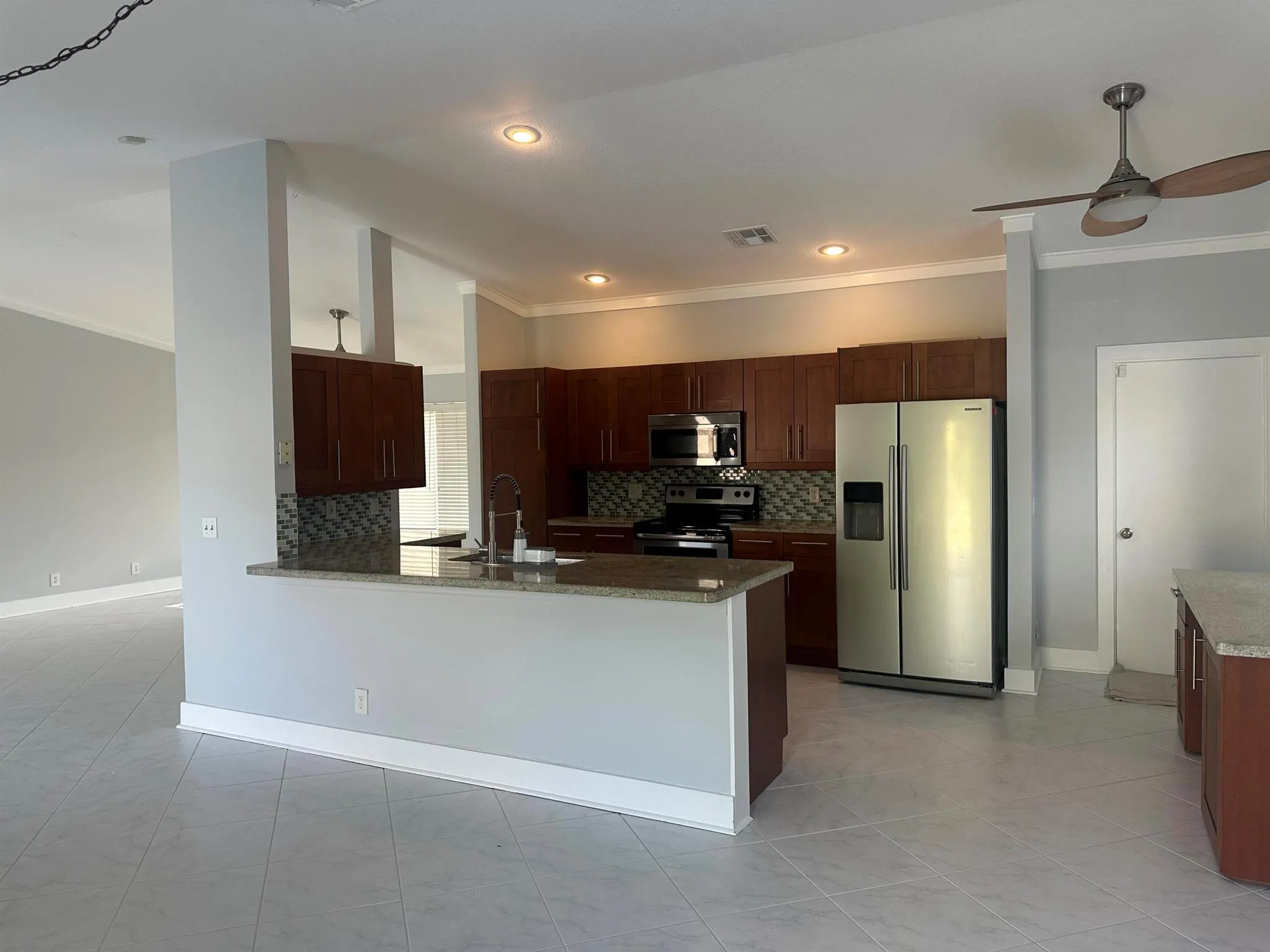 5810 NW 37th Avenue
