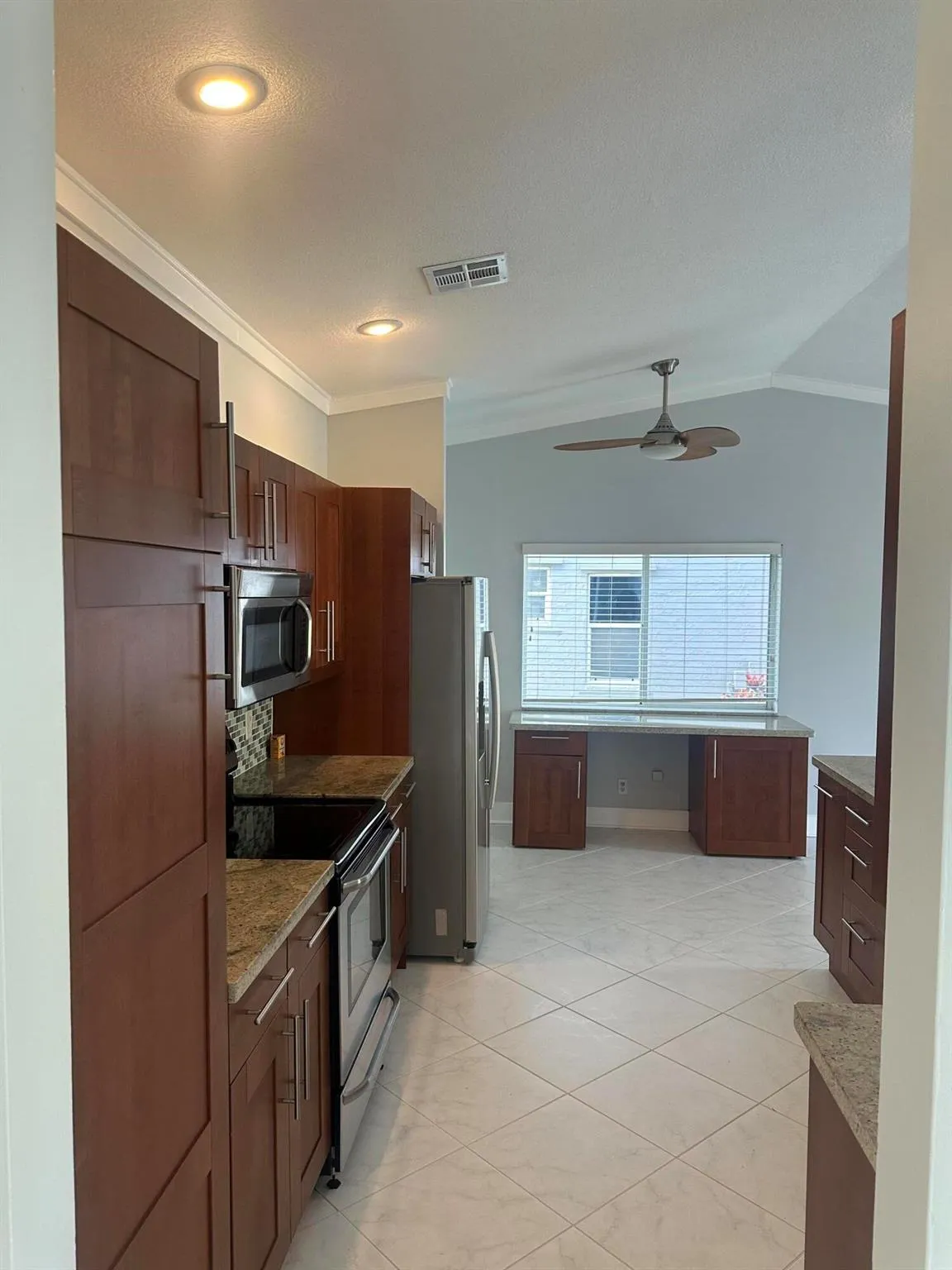 5810 NW 37th Avenue