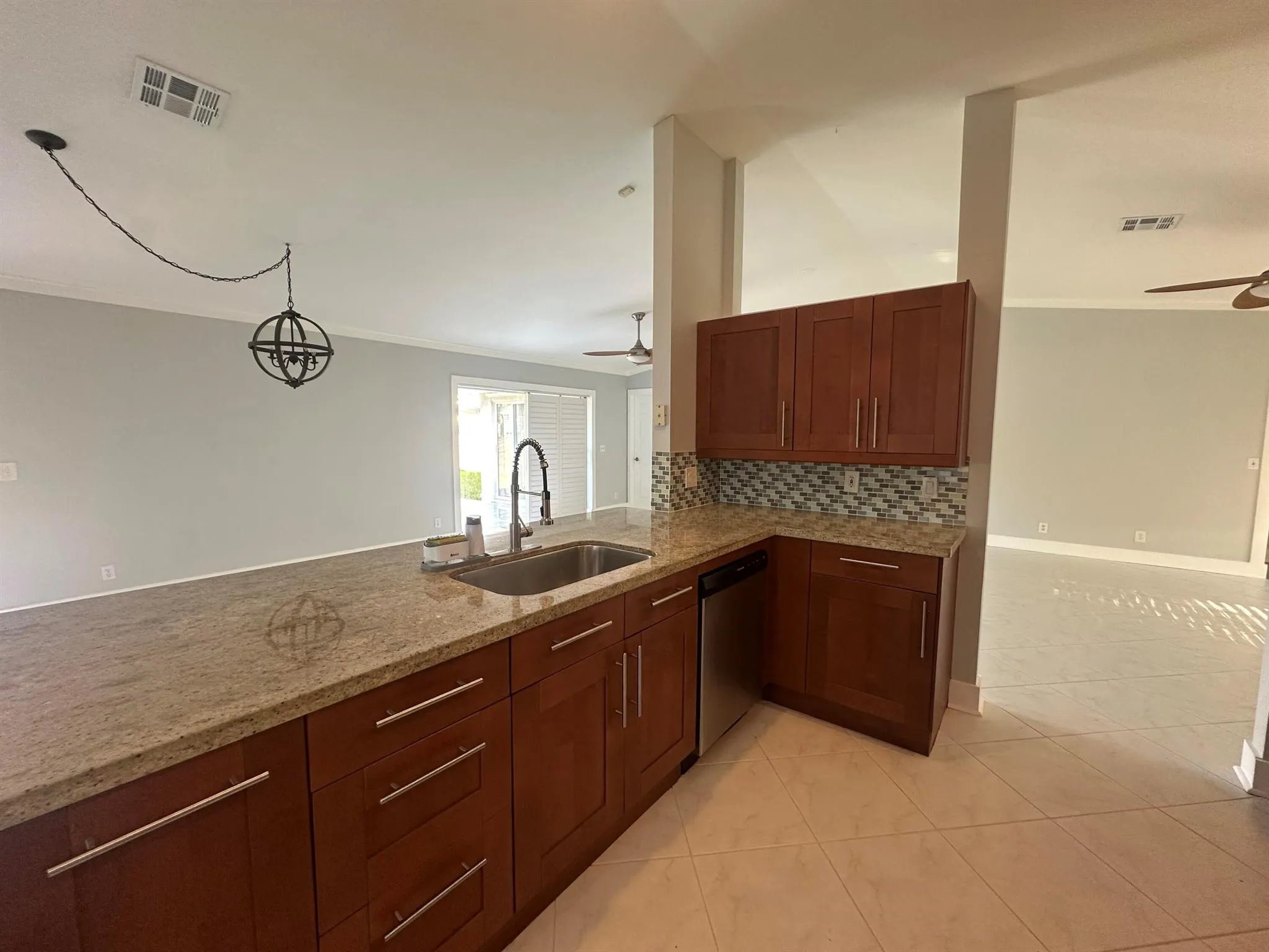 5810 NW 37th Avenue