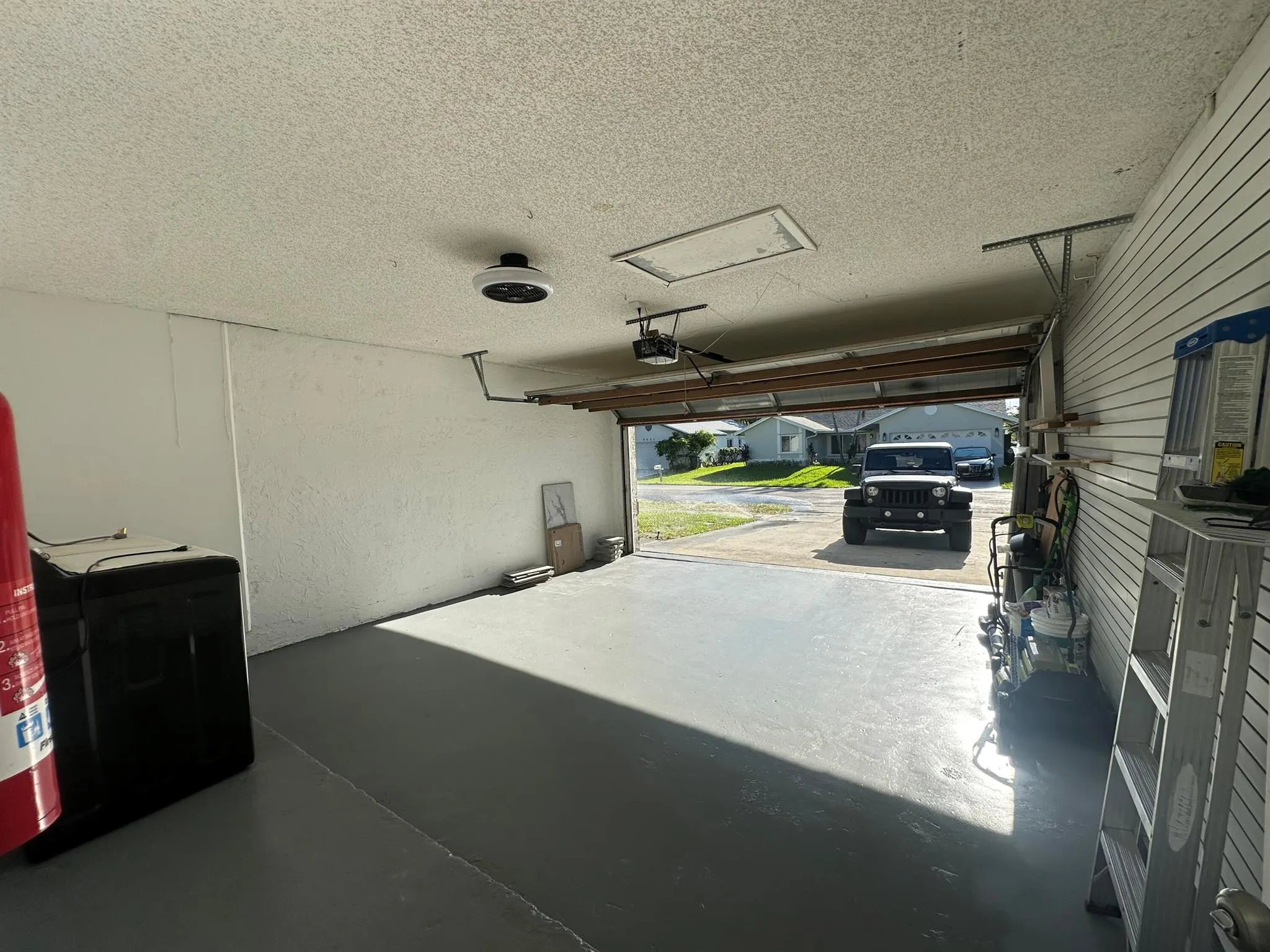 5810 NW 37th Avenue